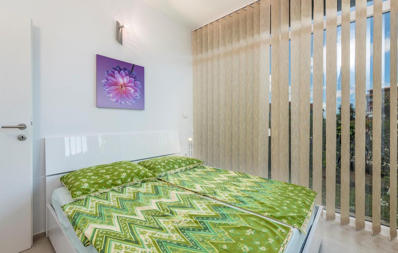 Apartment Vedran with Pool