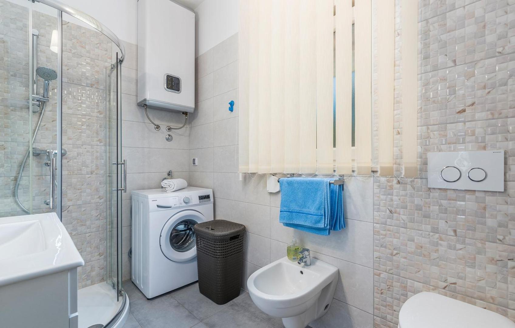 Apartment Vedran with Pool