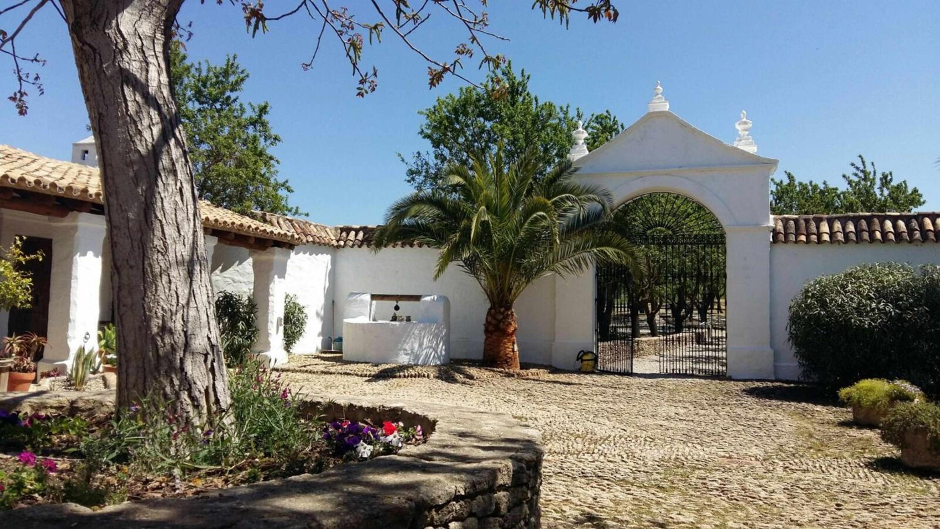 Beautiful Cortijo with pool near Ronda view 2