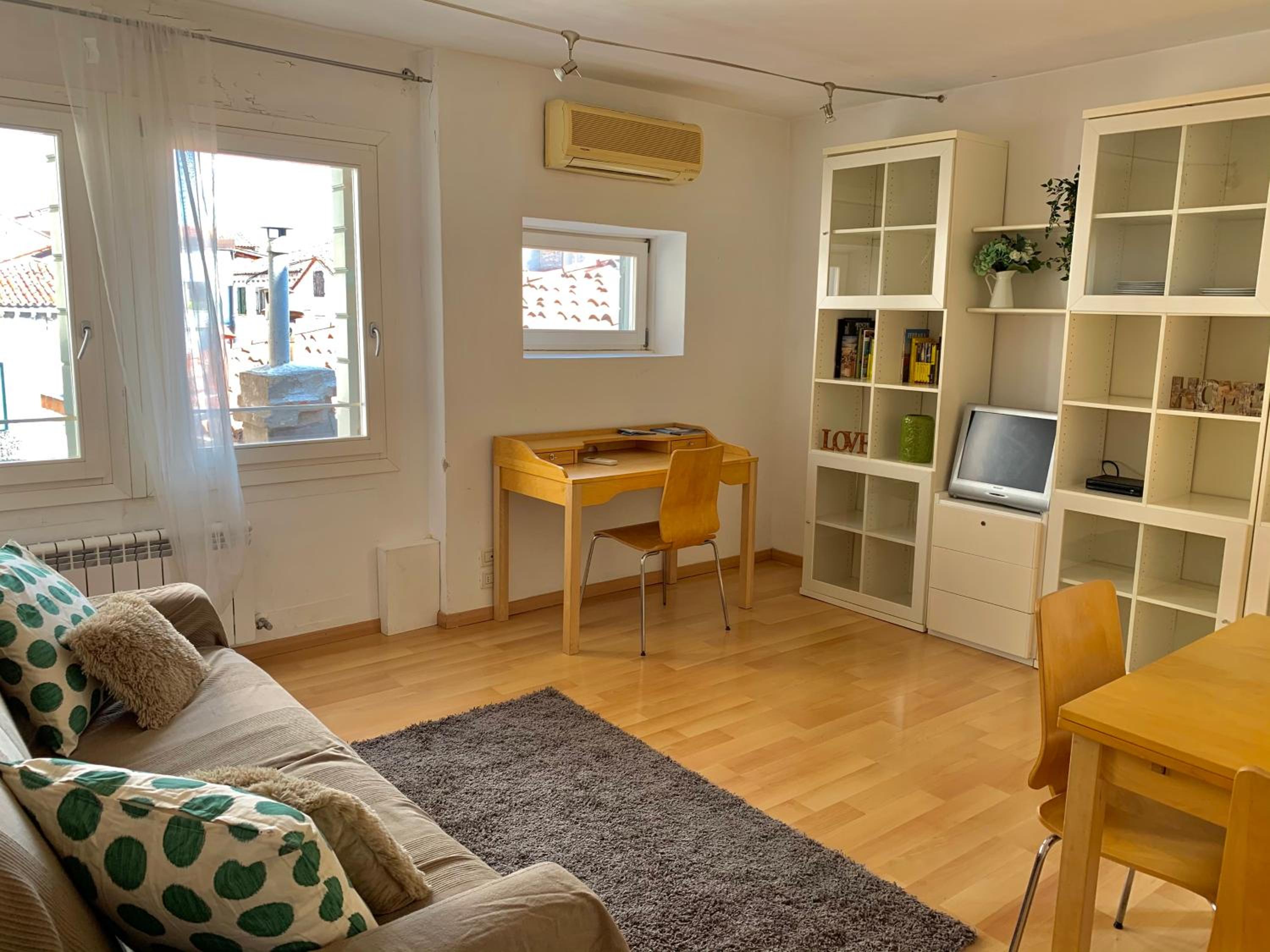 REGINA - ROMANTIC STUDIO near RIALTO
