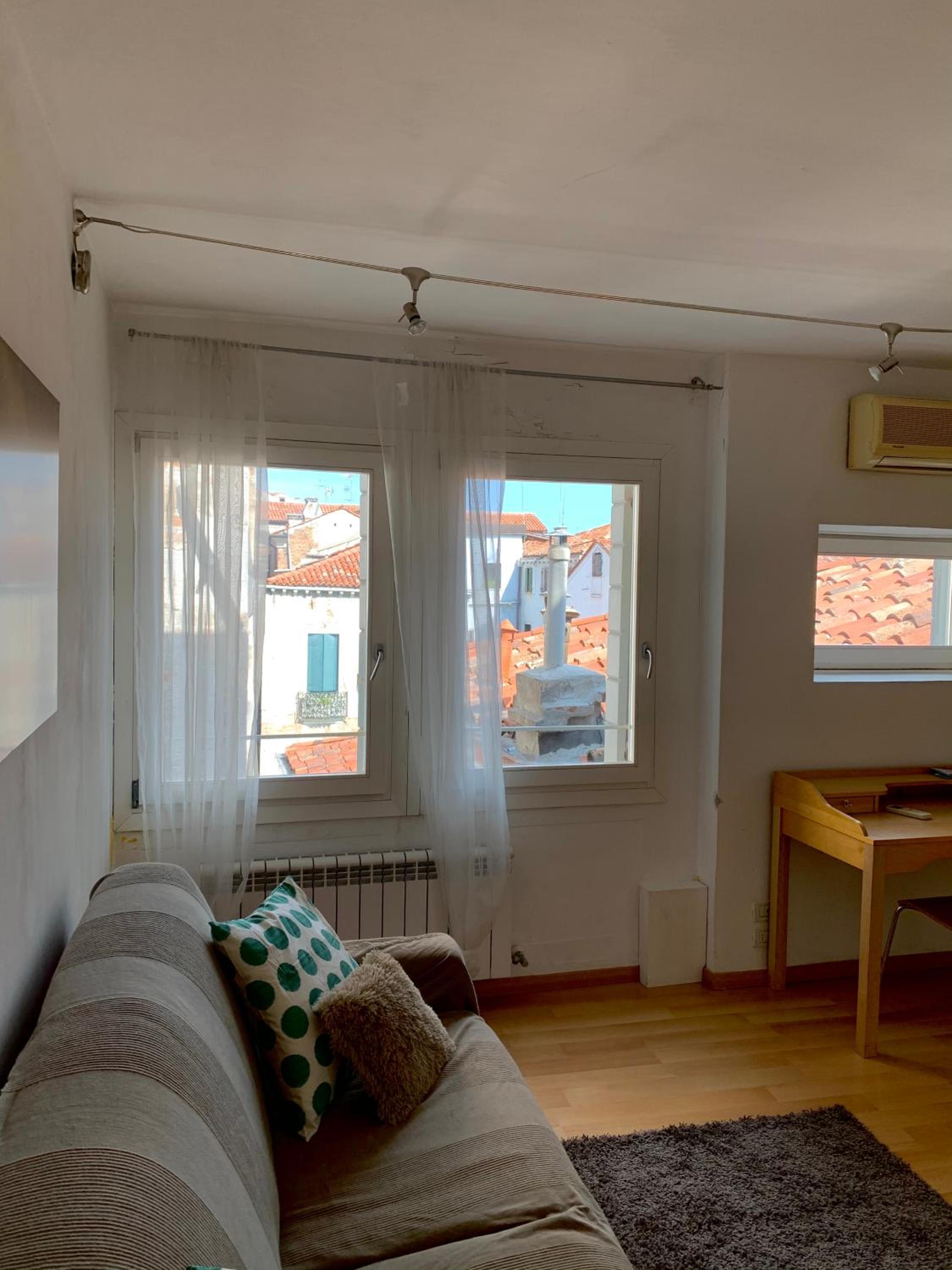 REGINA - ROMANTIC STUDIO near RIALTO
