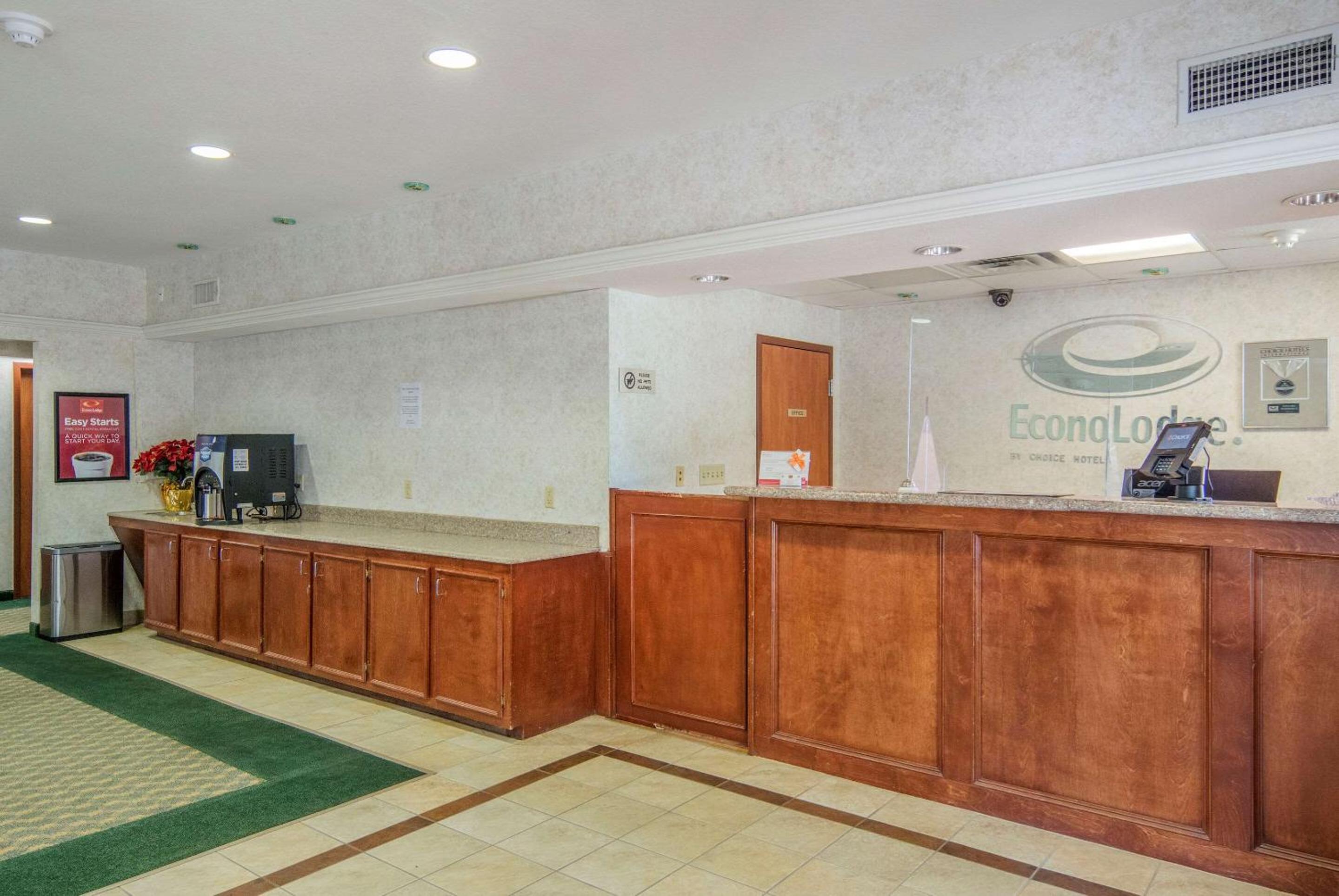 Econo Lodge Weatherford view 4