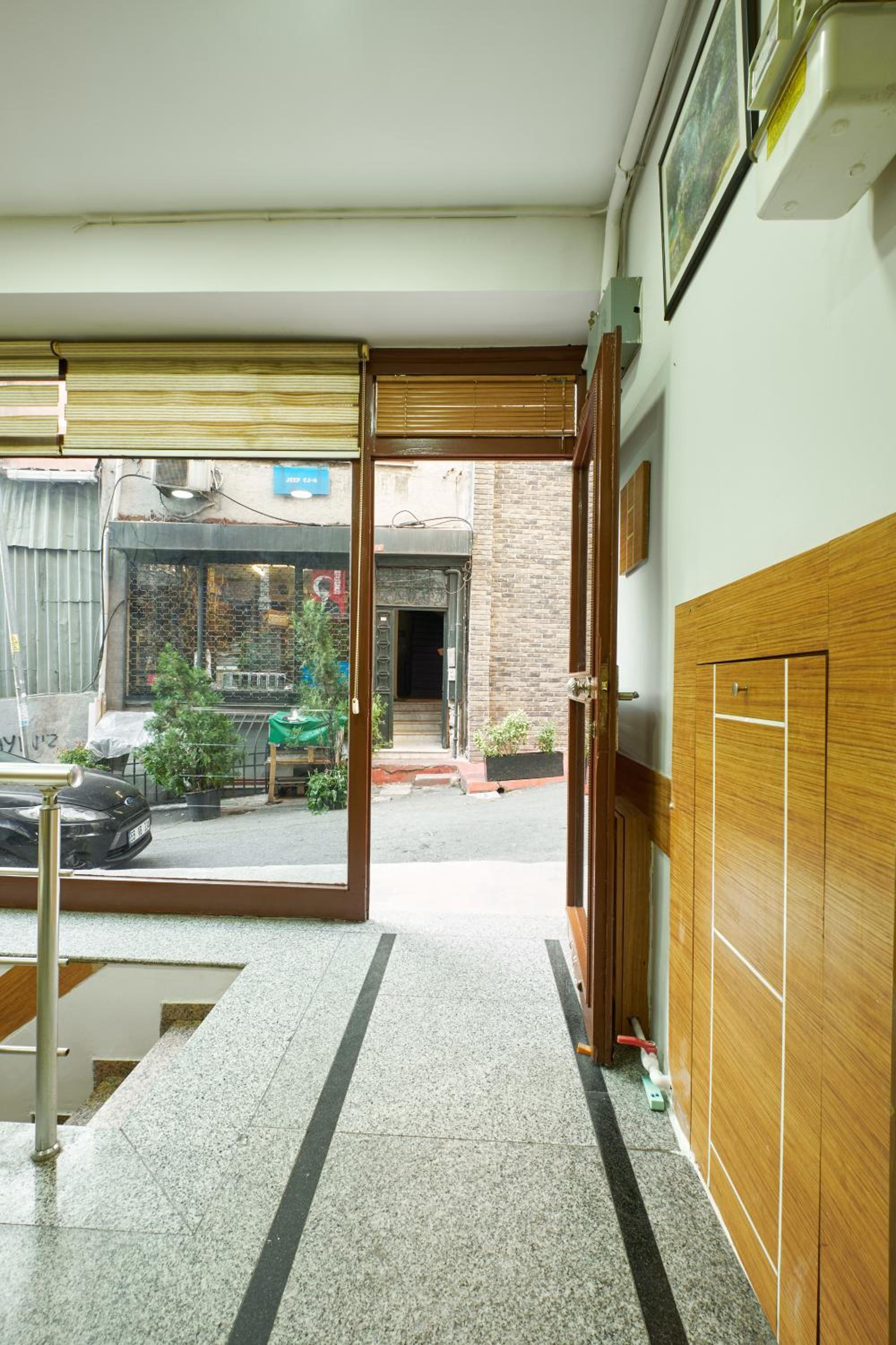 Central Suites Taksim - Image 35