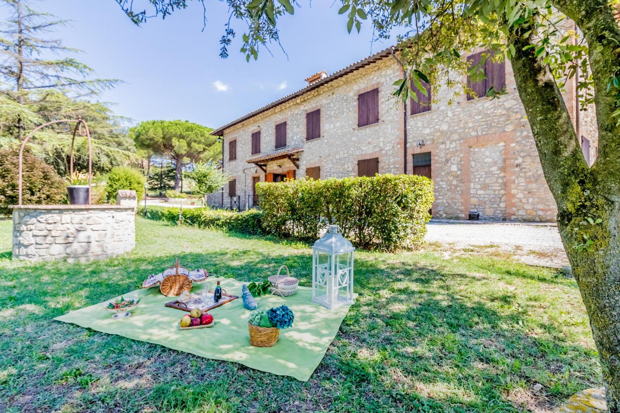 Scappo in Umbria, Casale Rosceto view 5