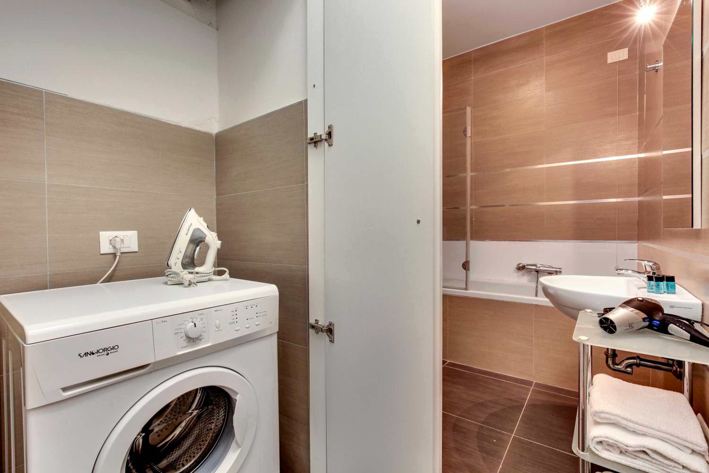 Cannaregio Suite with Garden by Wonderful Italy