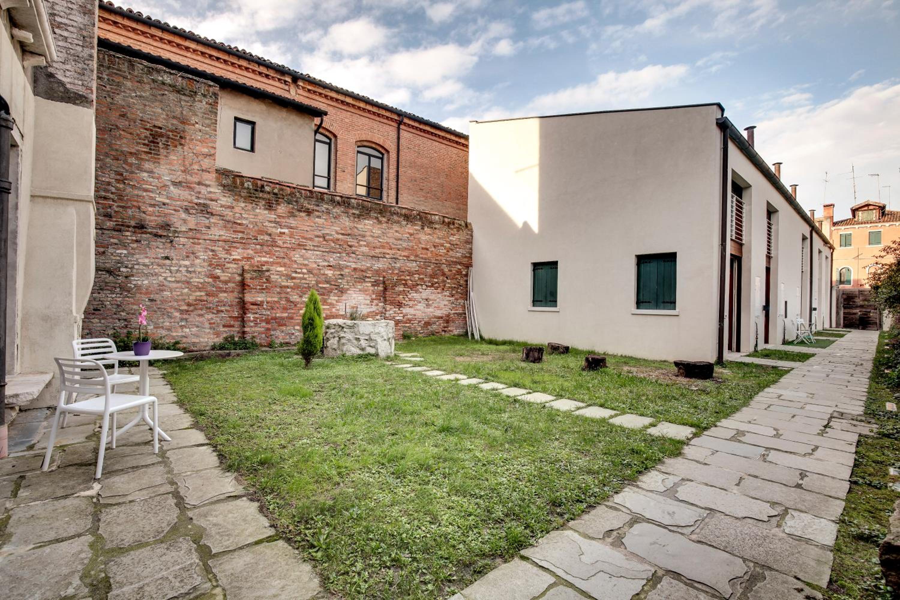 Cannaregio Suite with Garden by Wonderful Italy