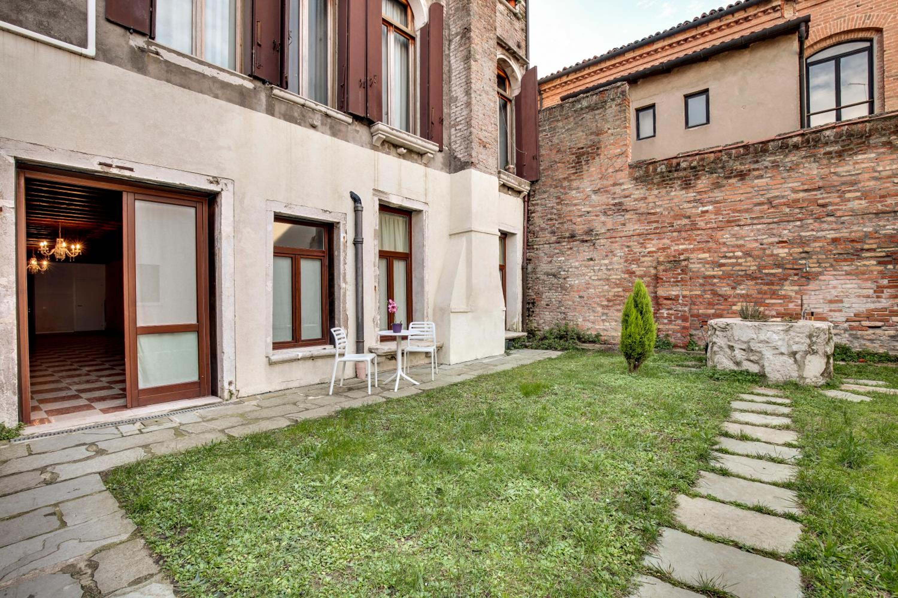 Cannaregio Suite with Garden by Wonderful Italy