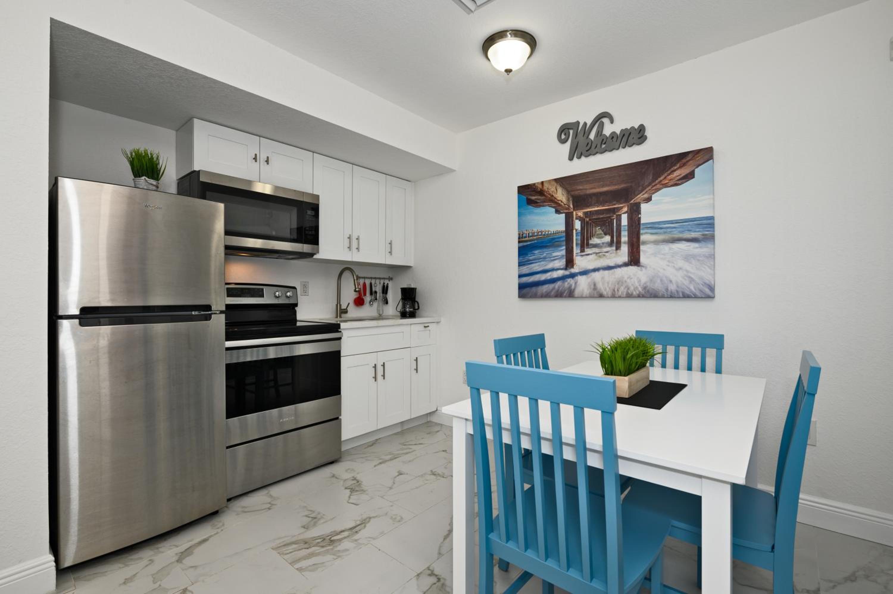 Relax and enjoy Fort Lauderdale beach! view 3