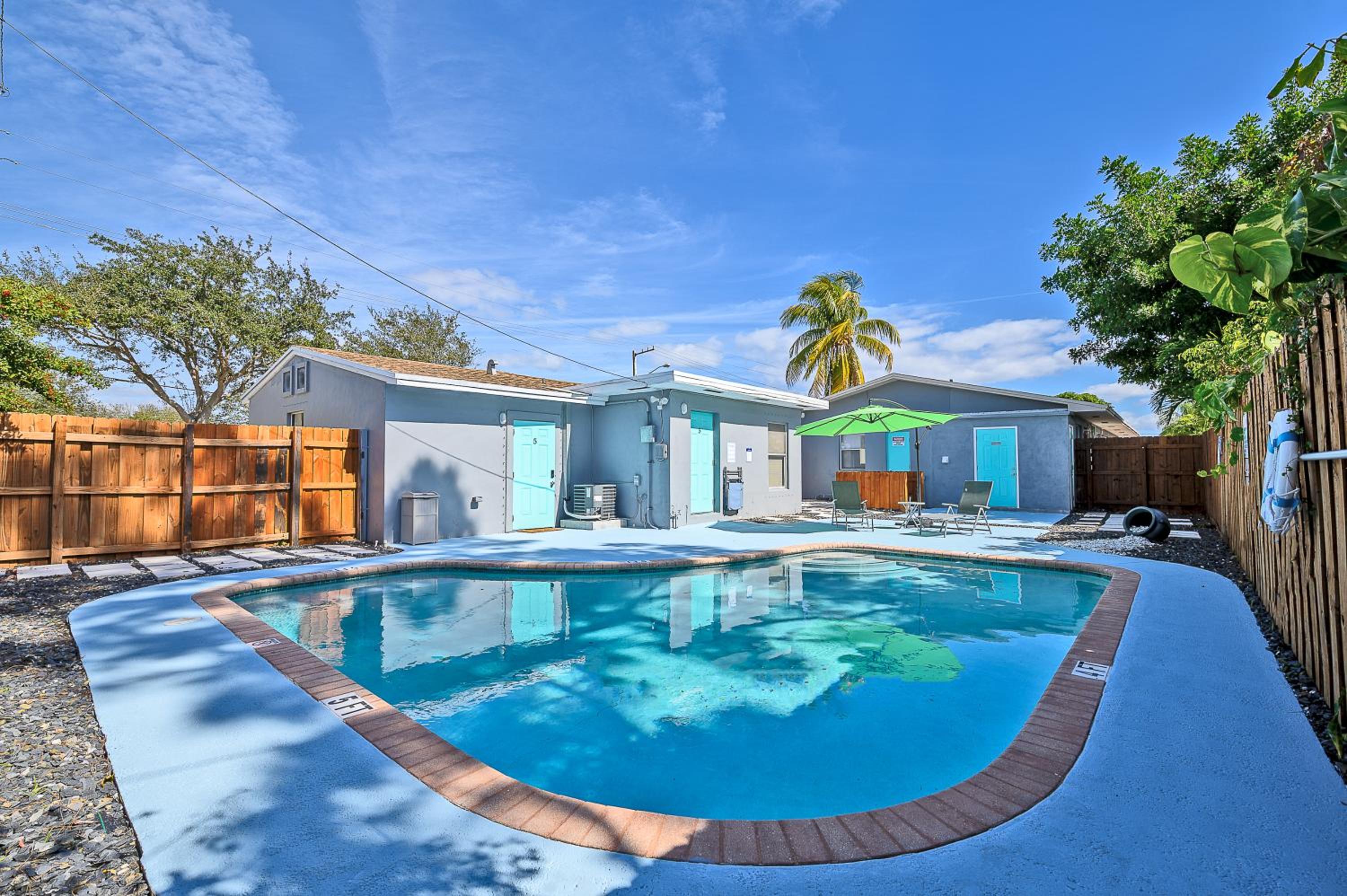 Relax and enjoy Fort Lauderdale beach! view 2