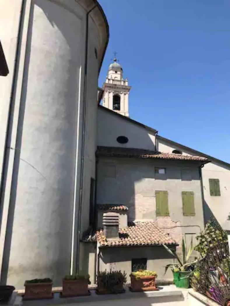 La Casa all'ombra della Chiesa view 2