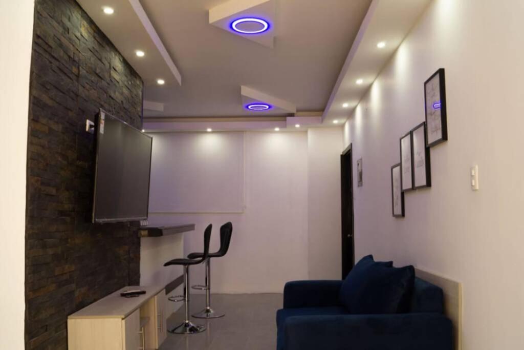 Remodeled Studio Apt in Guayaquil Centro w a View view 3