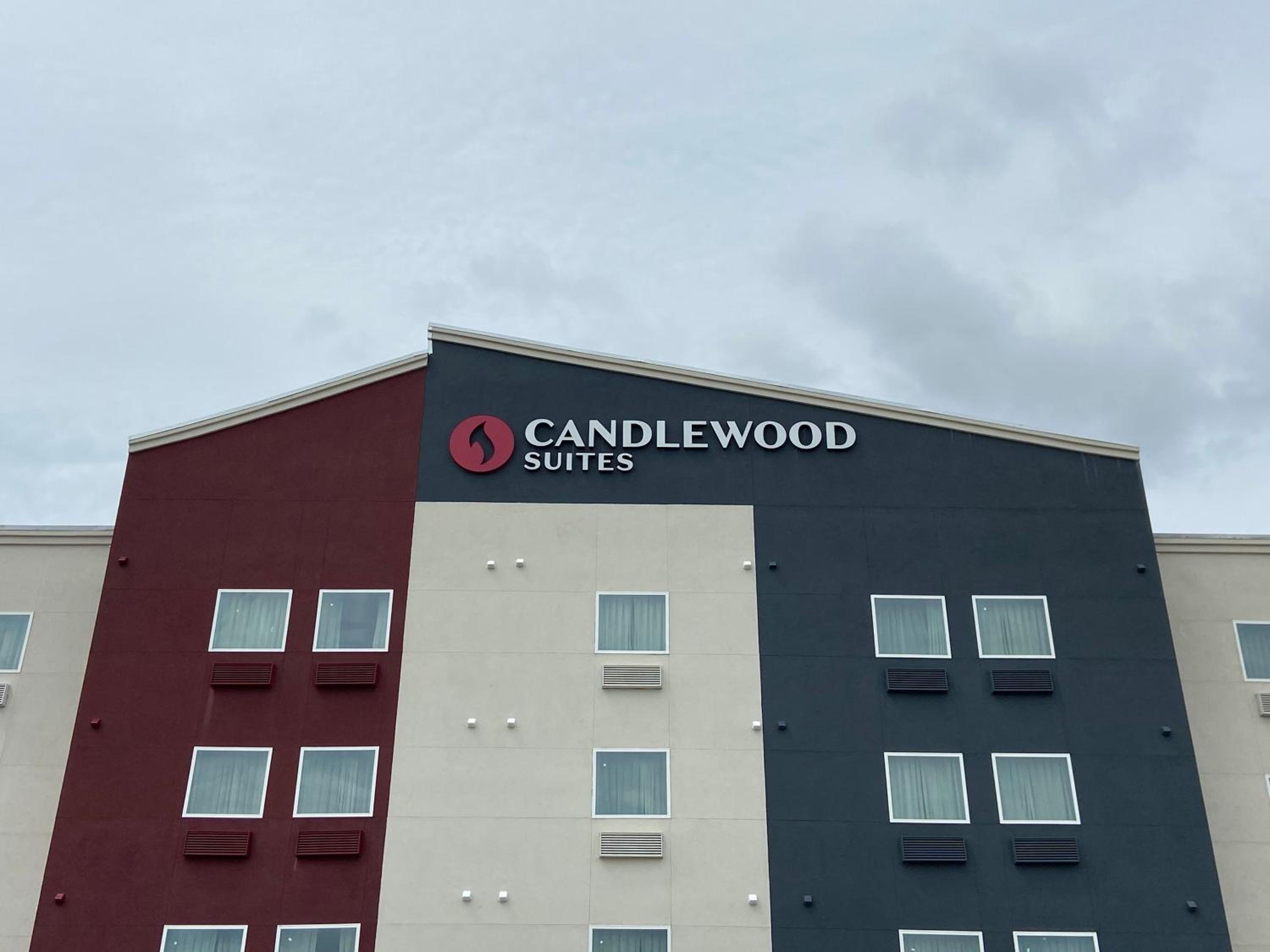 Hotel Candlewood Suites La Porte, an IHG Hotel