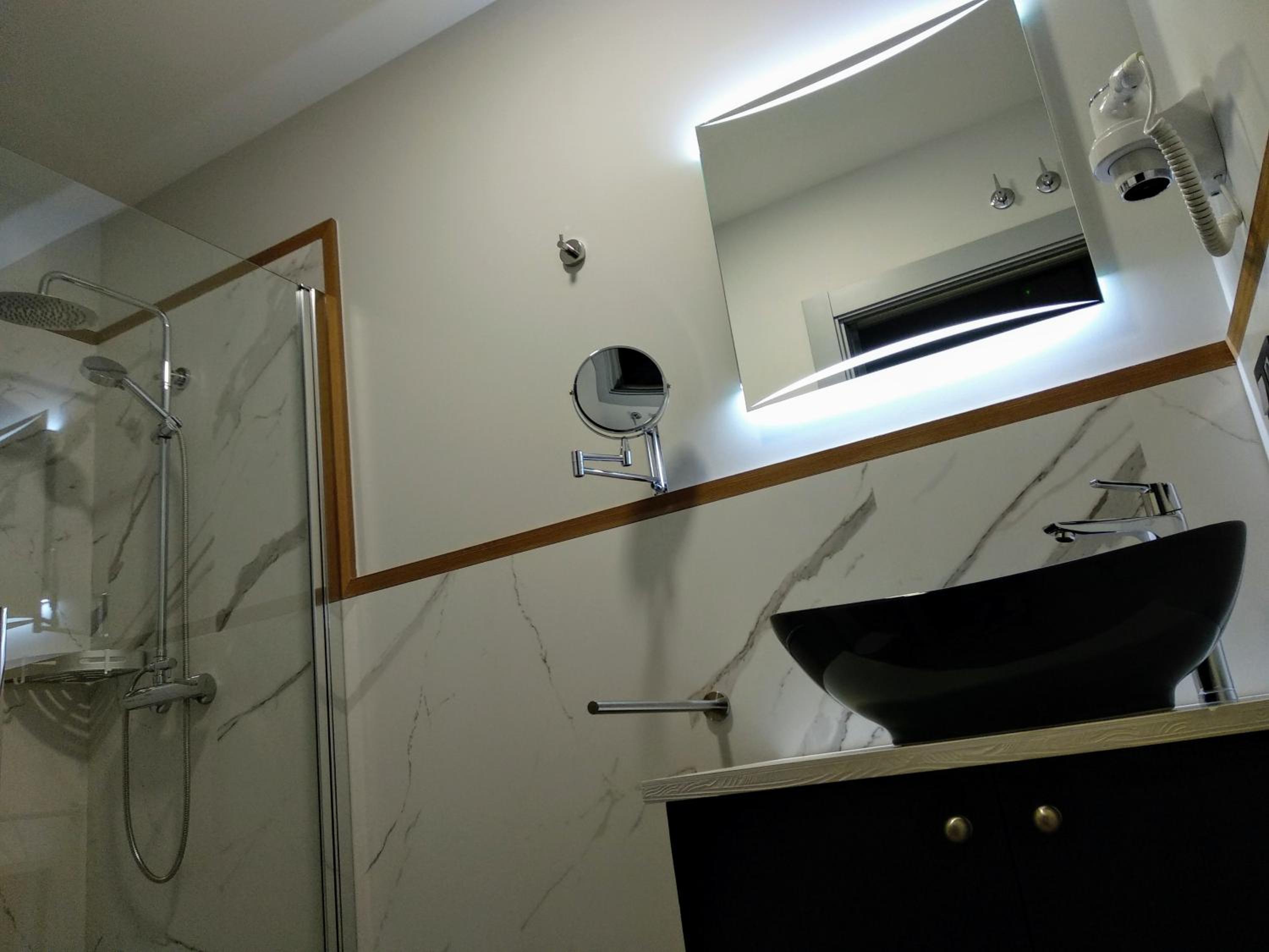 Hostal Canton Plaza view 2