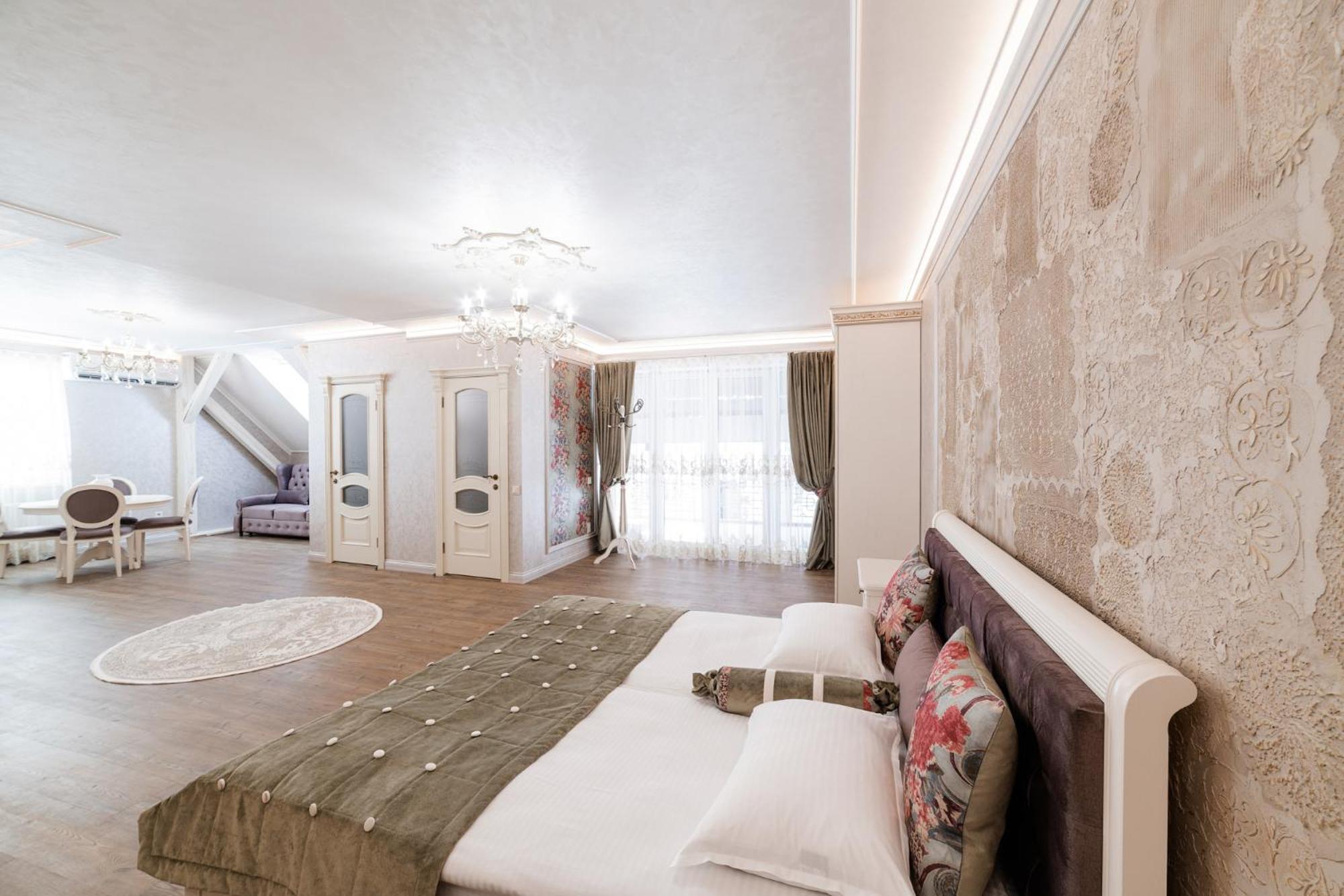 VIP apartment on Duhnovicha street .Free parking. view 4