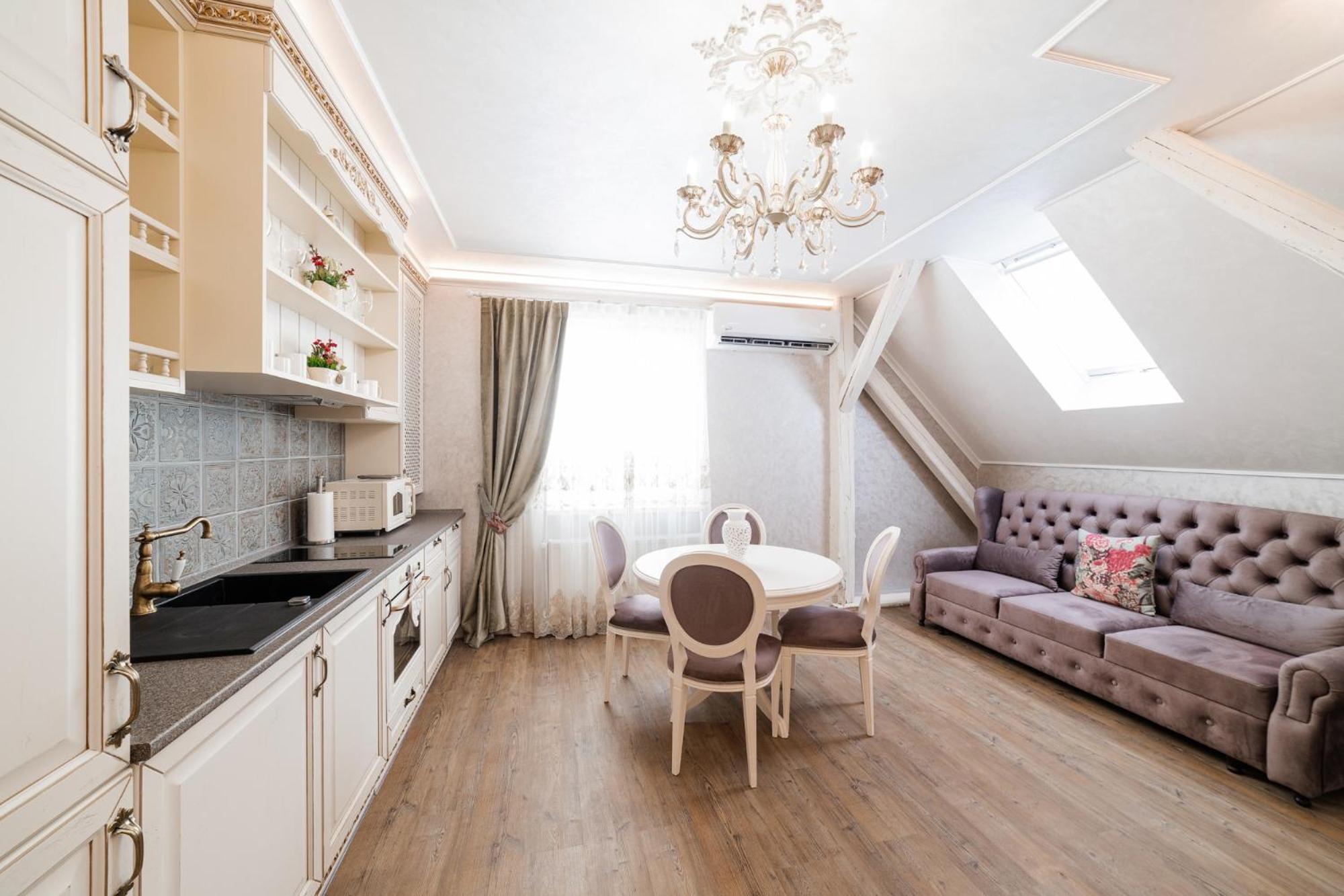 VIP apartment on Duhnovicha street .Free parking. view 2