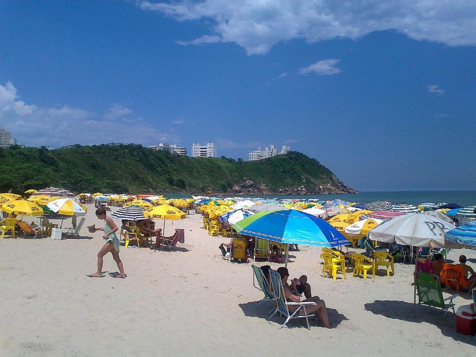 Ap 2 quartos suite wifi 30m da praia view 2