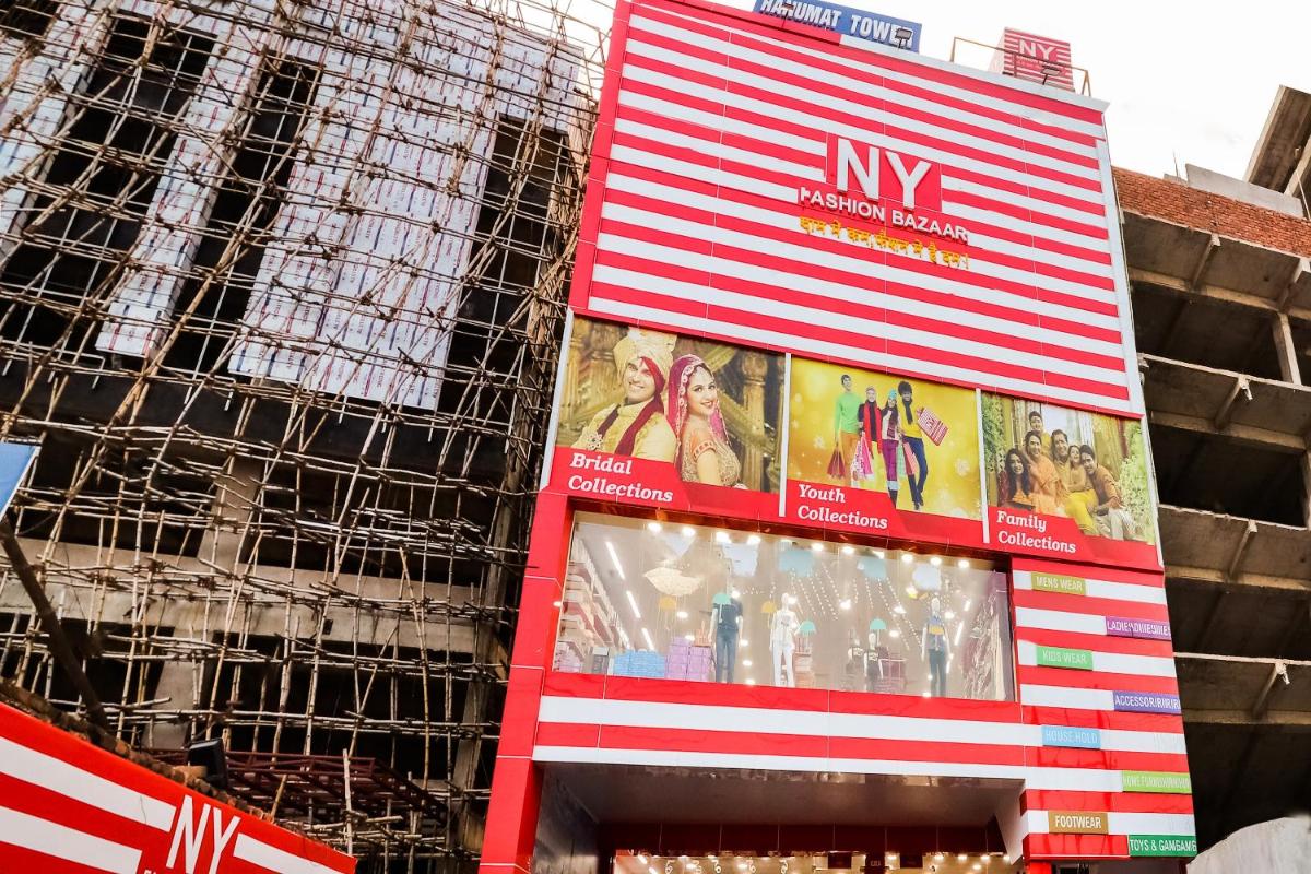 OYO Flagship 28185 The Golden Sky