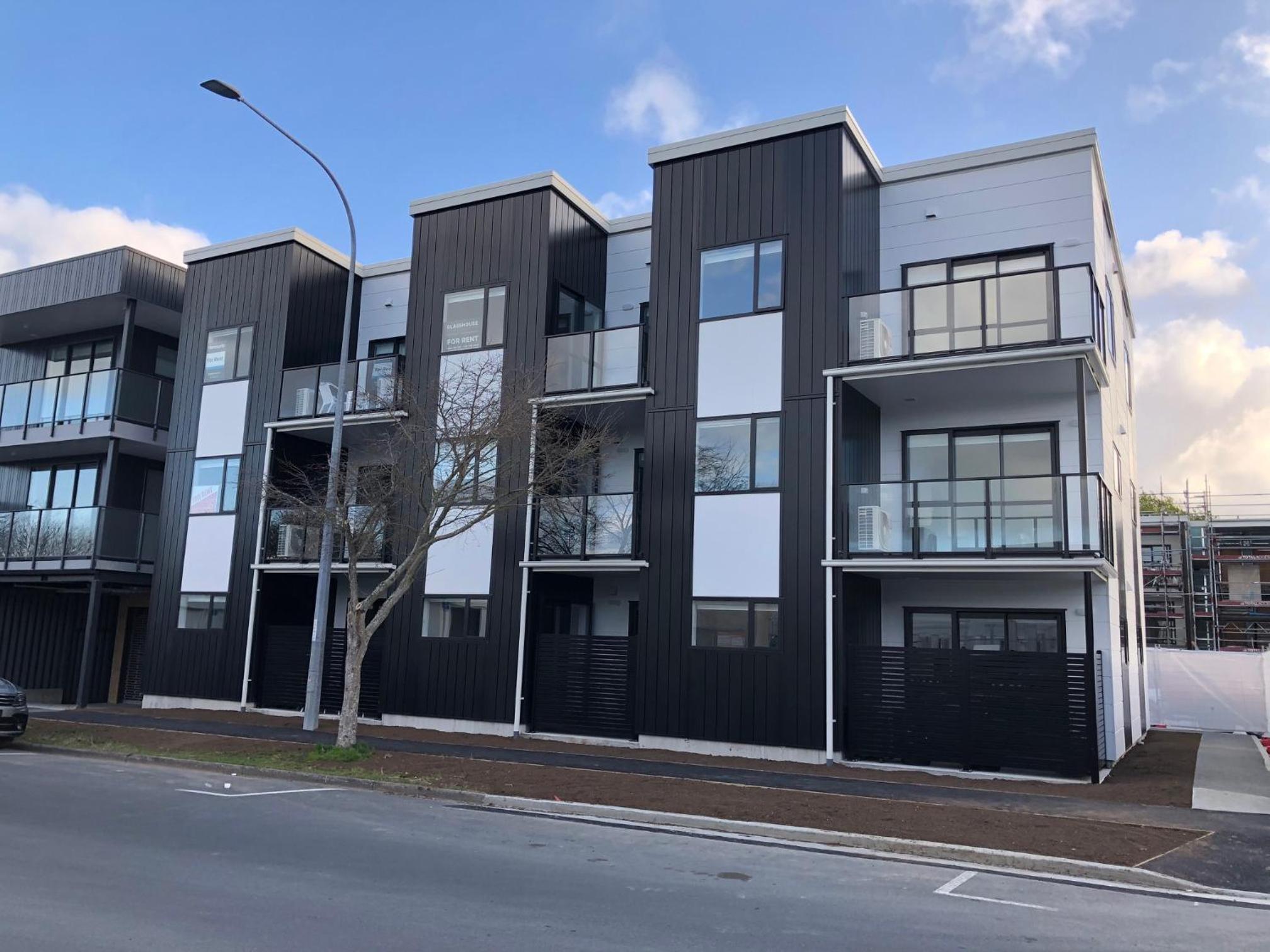 Central Stadium Apartments view 3