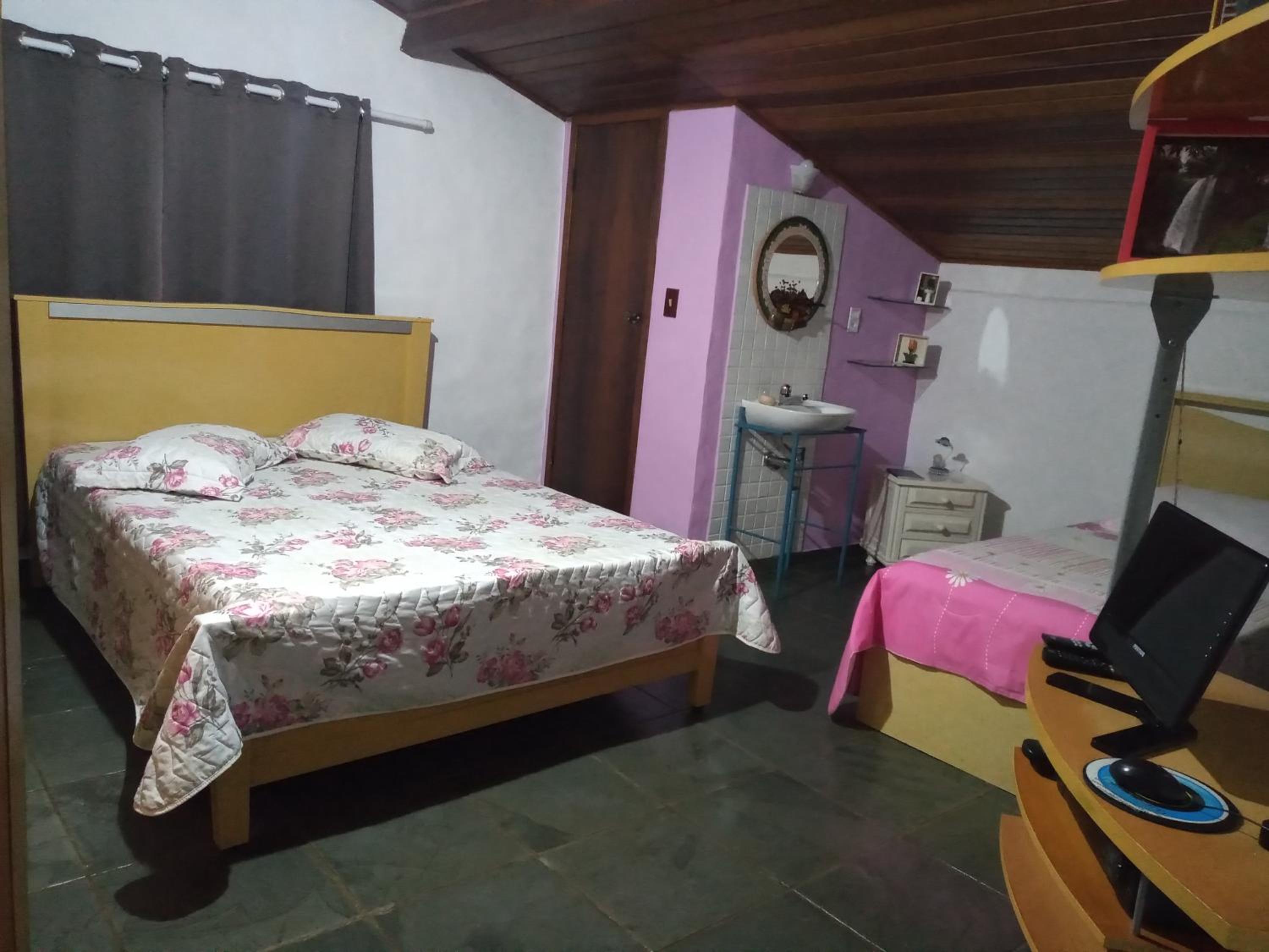 Mansão Adonai nas Cachoeiras de Penedo