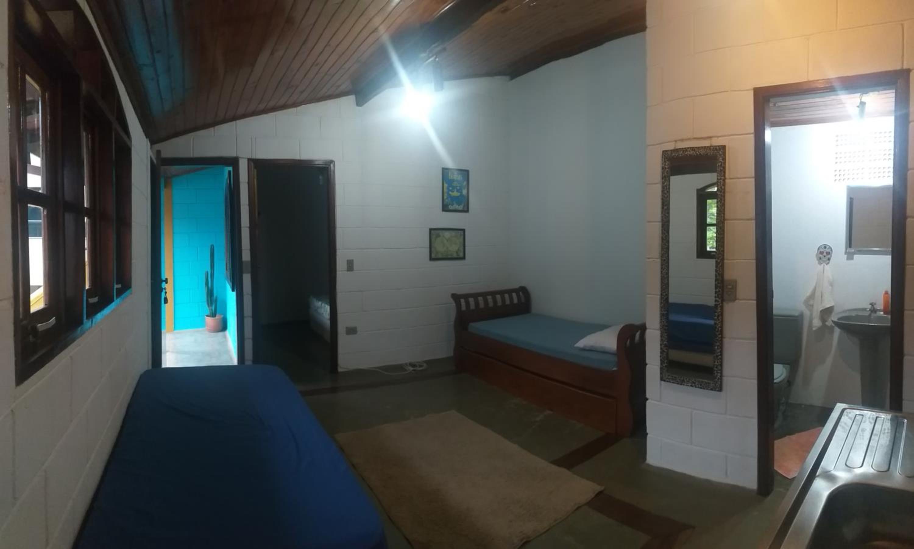 Casa Azul Itaguá 5 dorms - Wi-fi