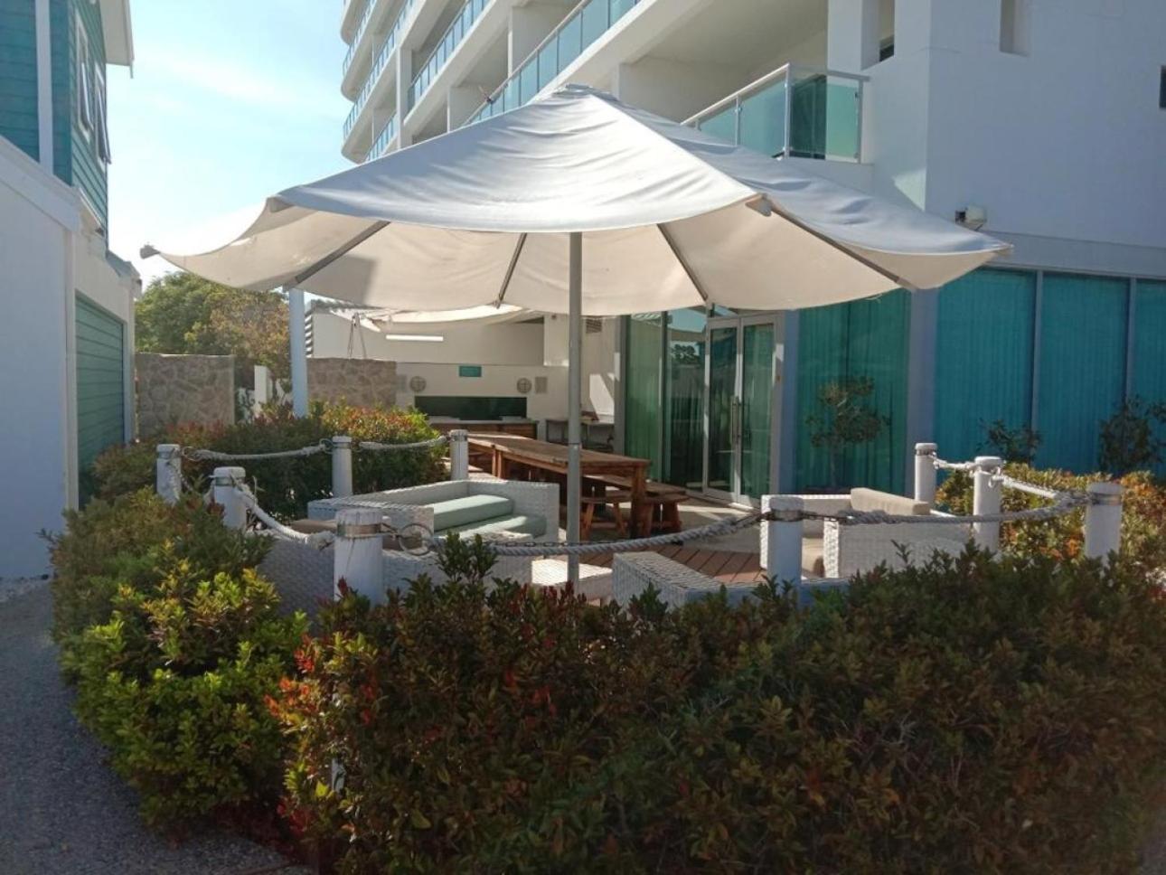 A 406 FANTASTIC OCEAN BEACH and MARINA VIEW APT - MANDURAH
