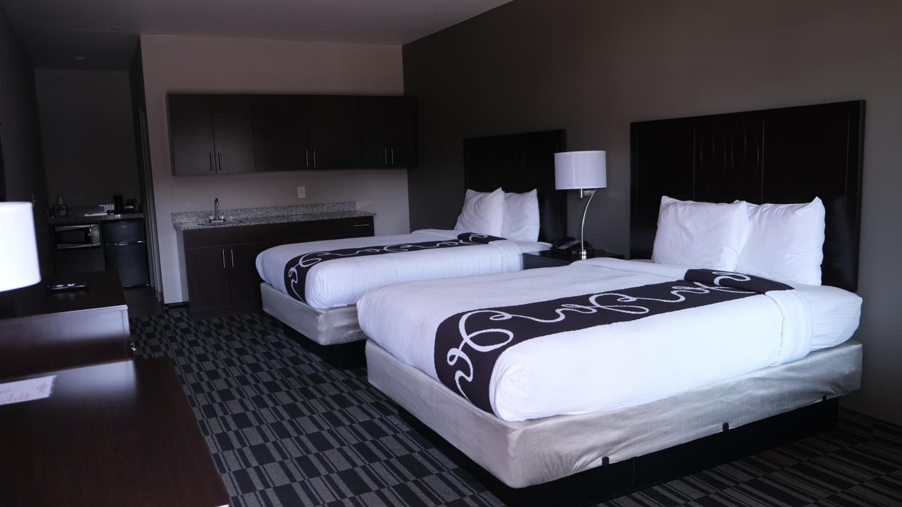 Catoosa Inn & Suites