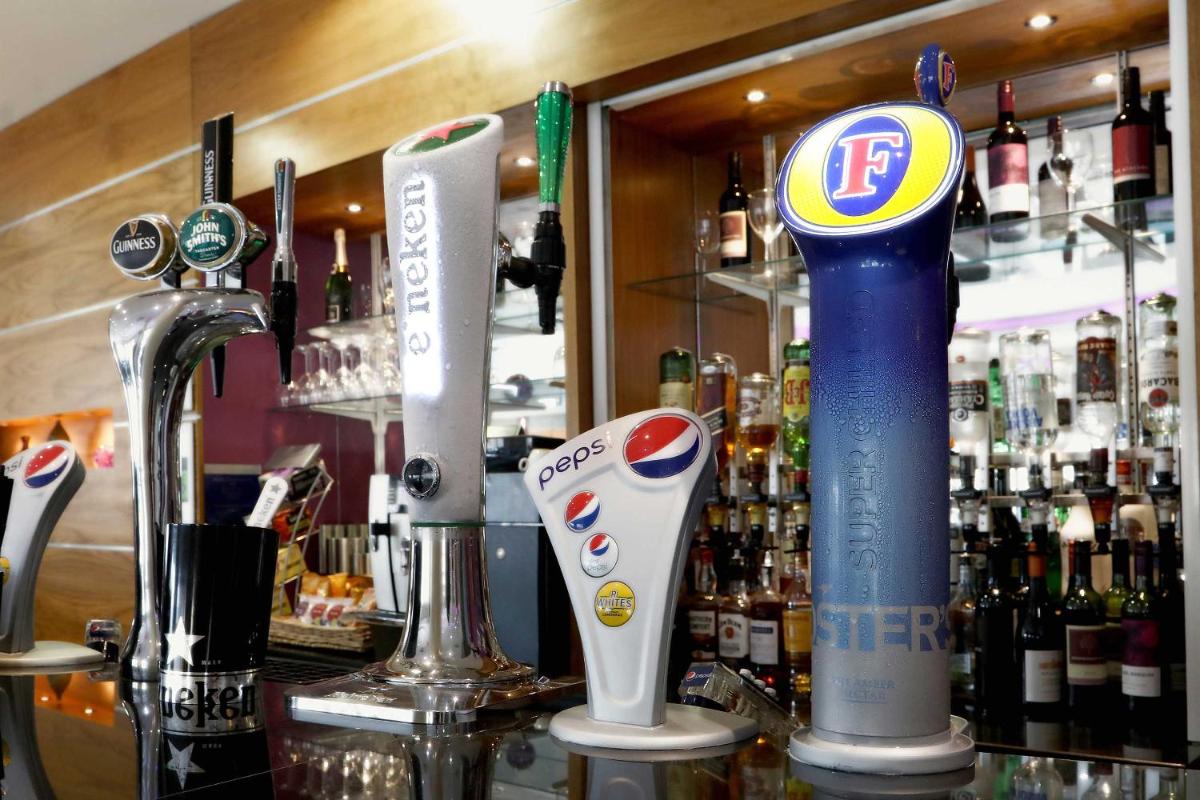 bar