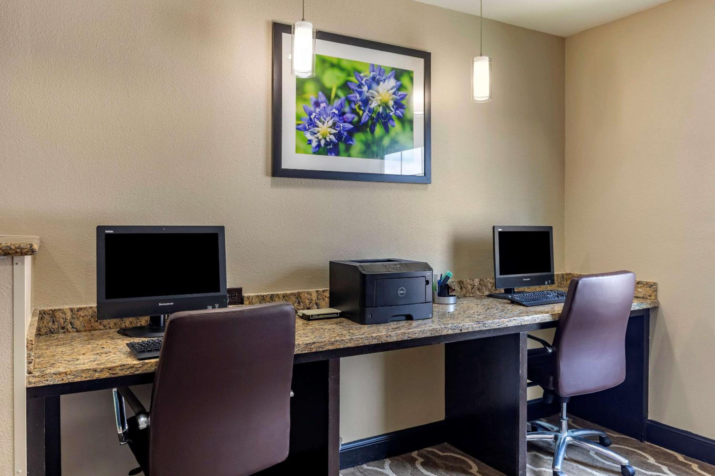 Paris Vacations - Comfort Inn  Suites Paris - Property Image 5
