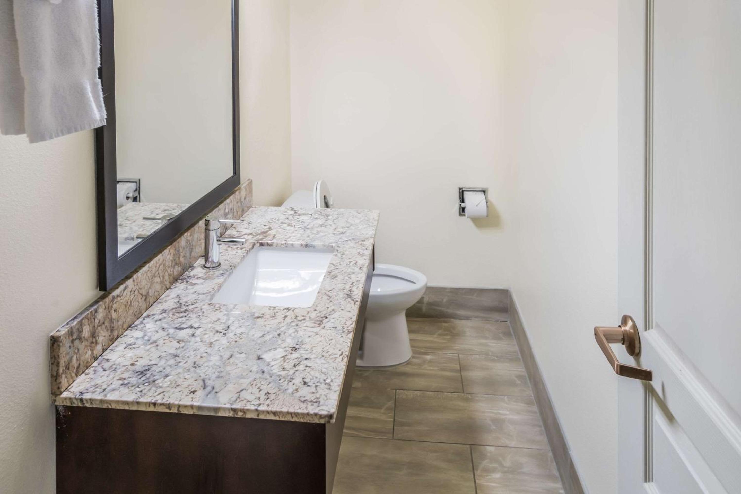 Page Vacations - Clarion Inn Page - Lake Powell - Property Image 4