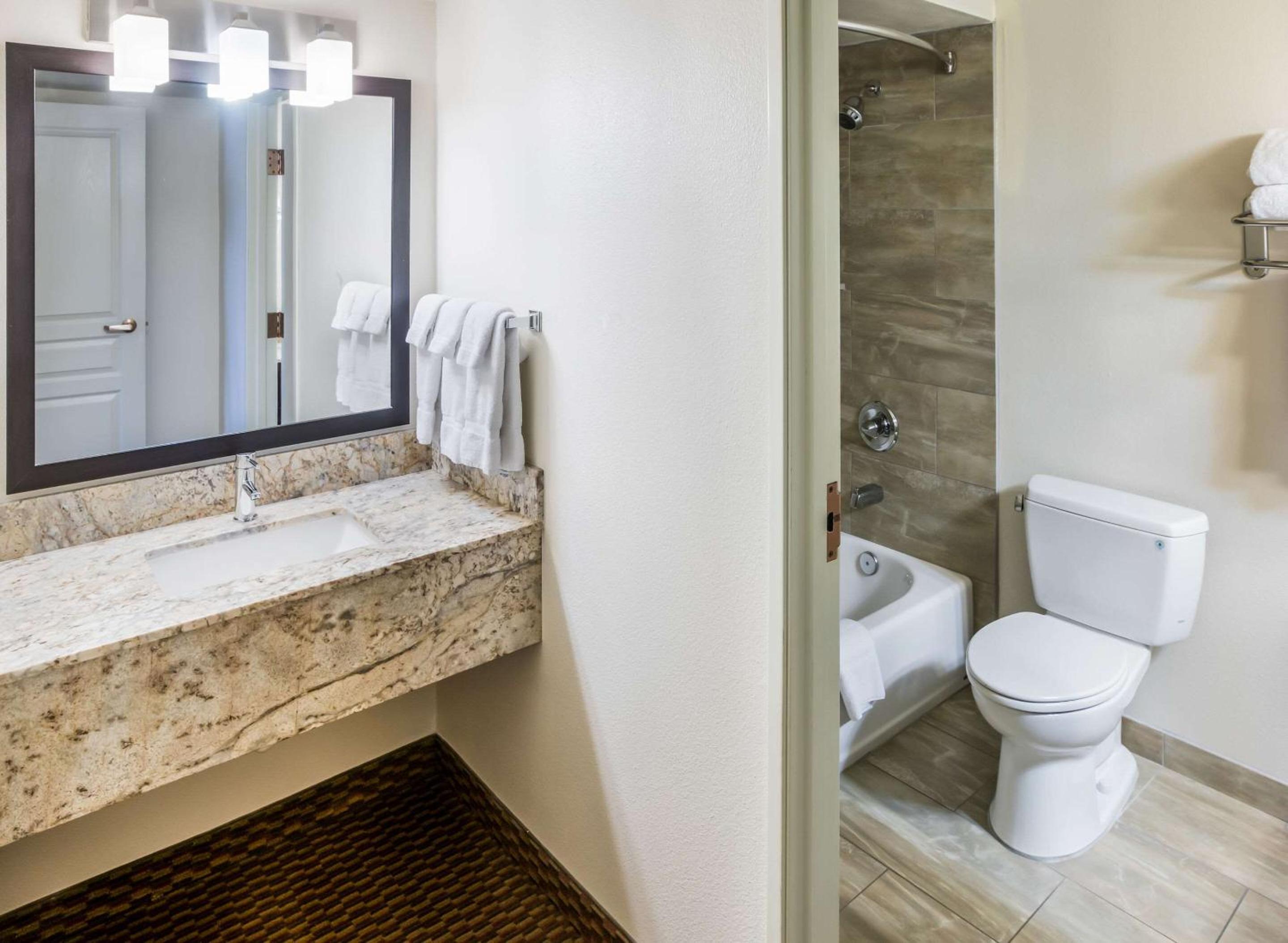 Page Vacations - Clarion Inn Page - Lake Powell - Property Image 5