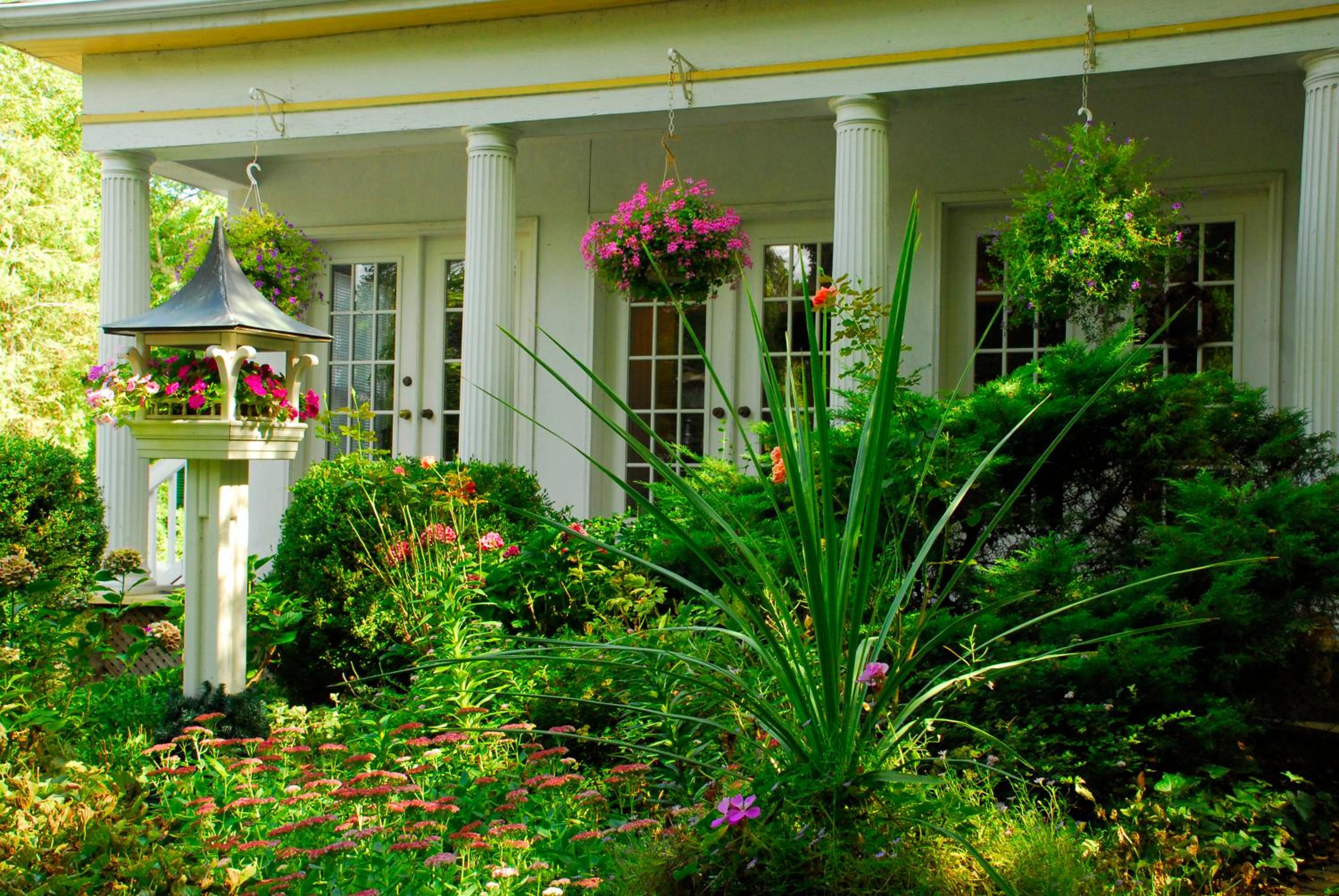 Brockamour Manor Bed and Breakfast