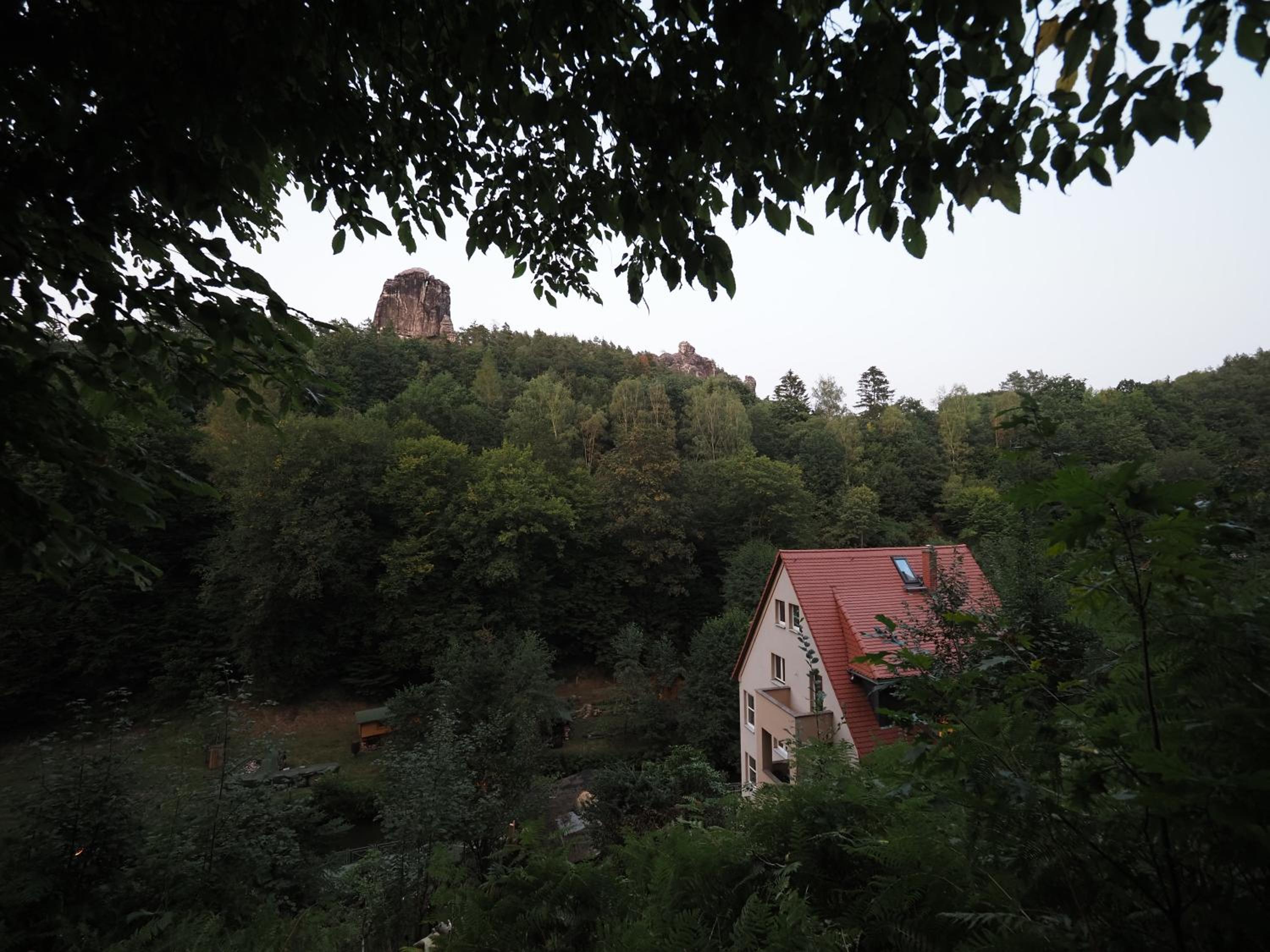 Photo 33