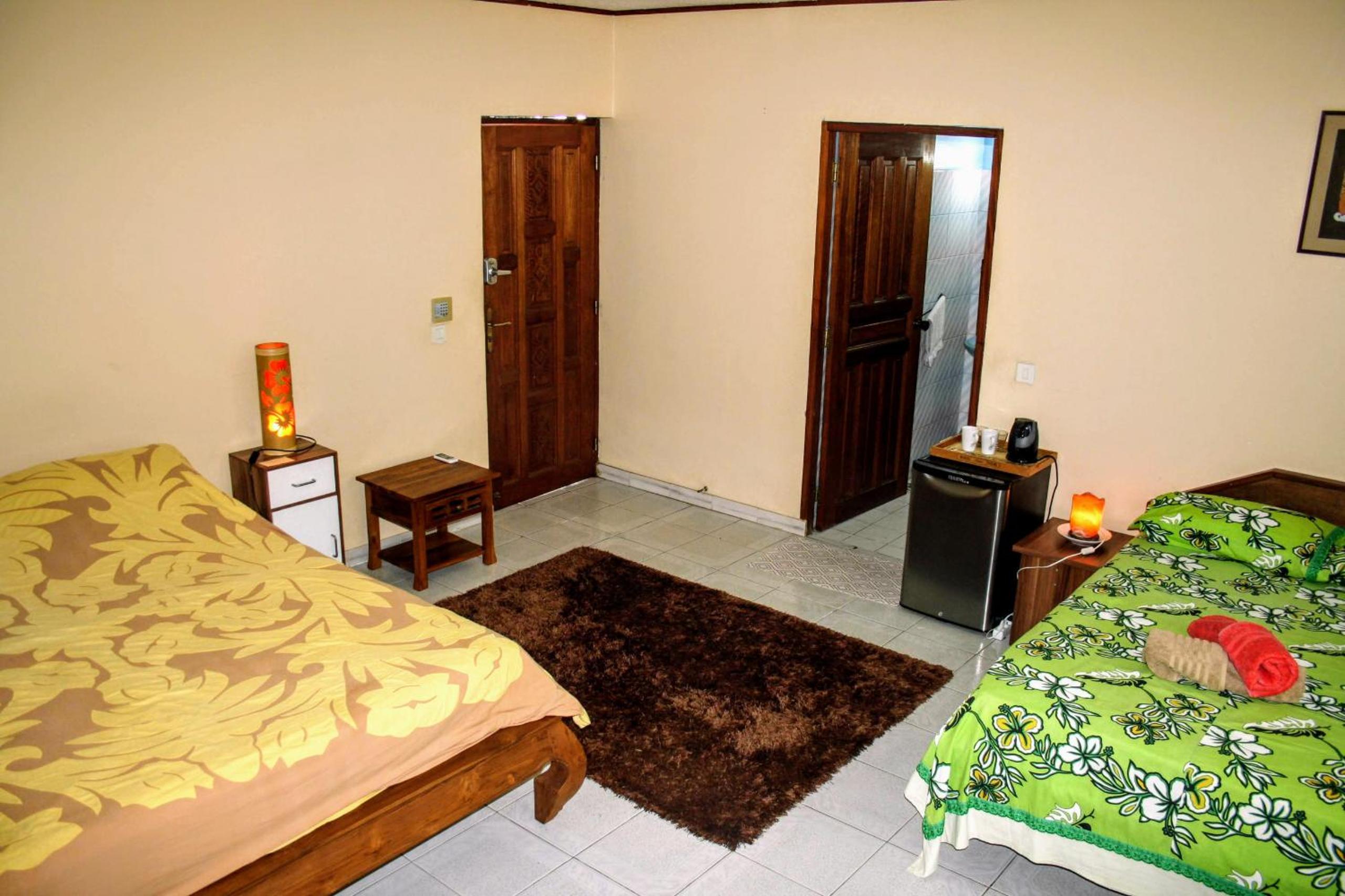 TAHITI - Sanny's Place Family Room & Poo