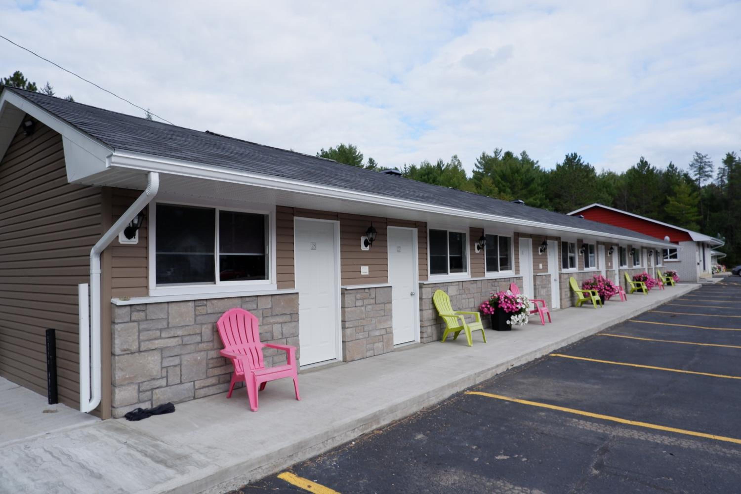 Pine Motel