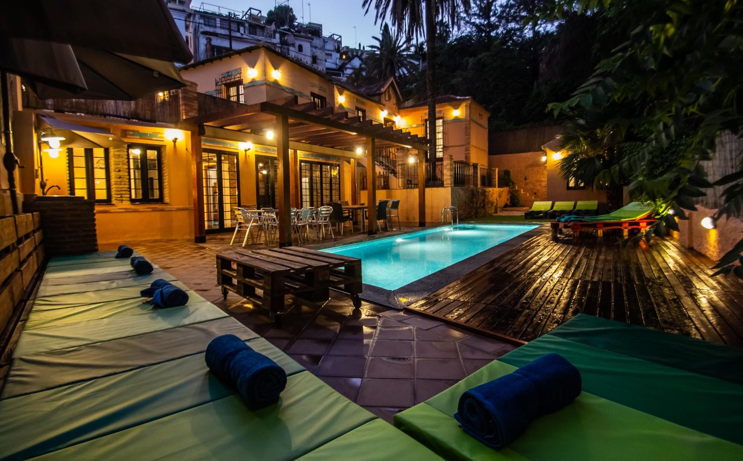 Villa Regionalista principios Siglo XX 1919 -Pedregalejo-Baños del Carmen-A UNOS METROS DEL MAR!!! PISCINA CLIMATIZADA BAJO PETICION
