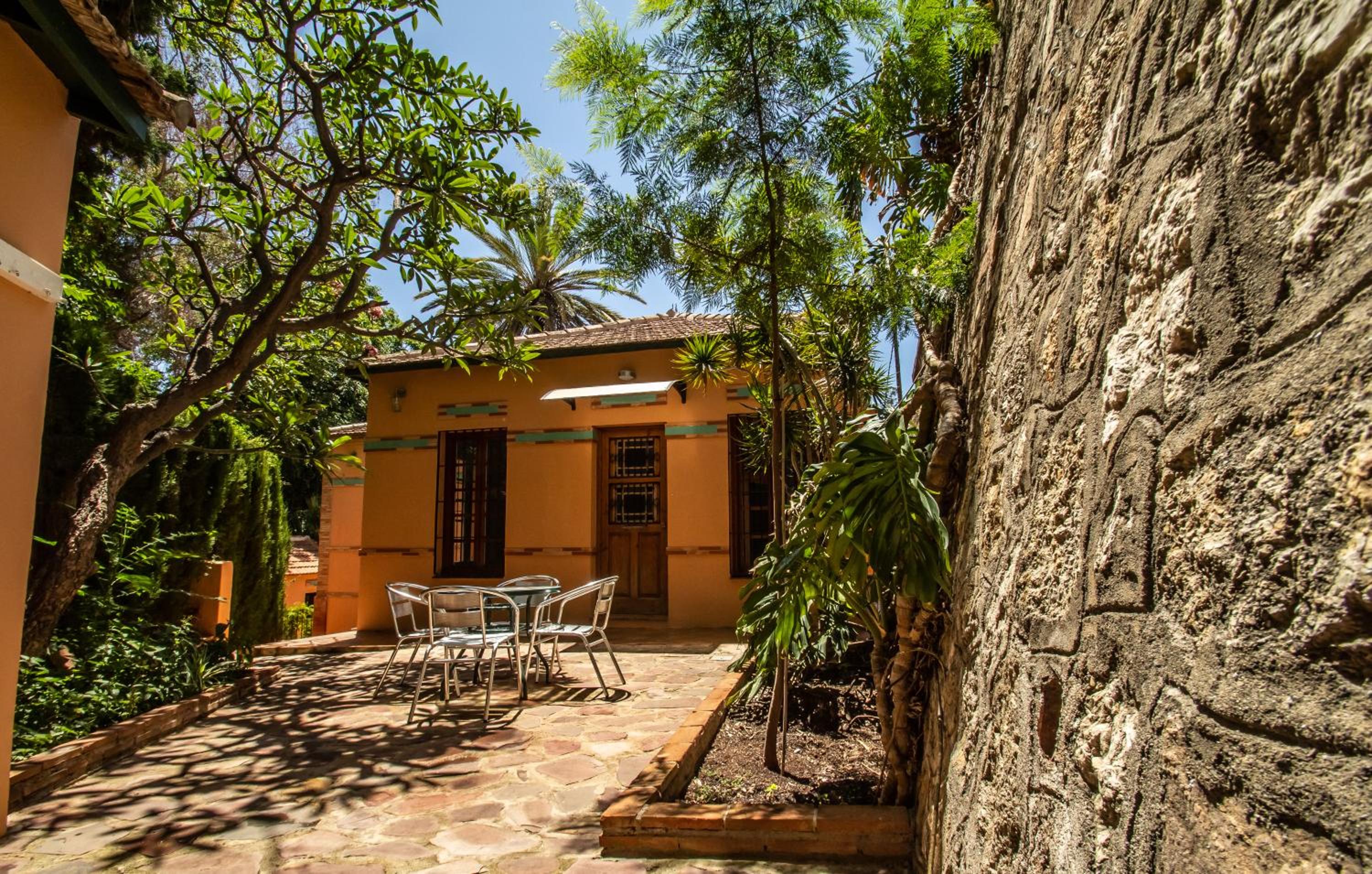 Villa Regionalista principios Siglo XX 1919 -Pedregalejo-Baños del Carmen-A UNOS METROS DEL MAR!!! PISCINA CLIMATIZADA BAJO PETICION