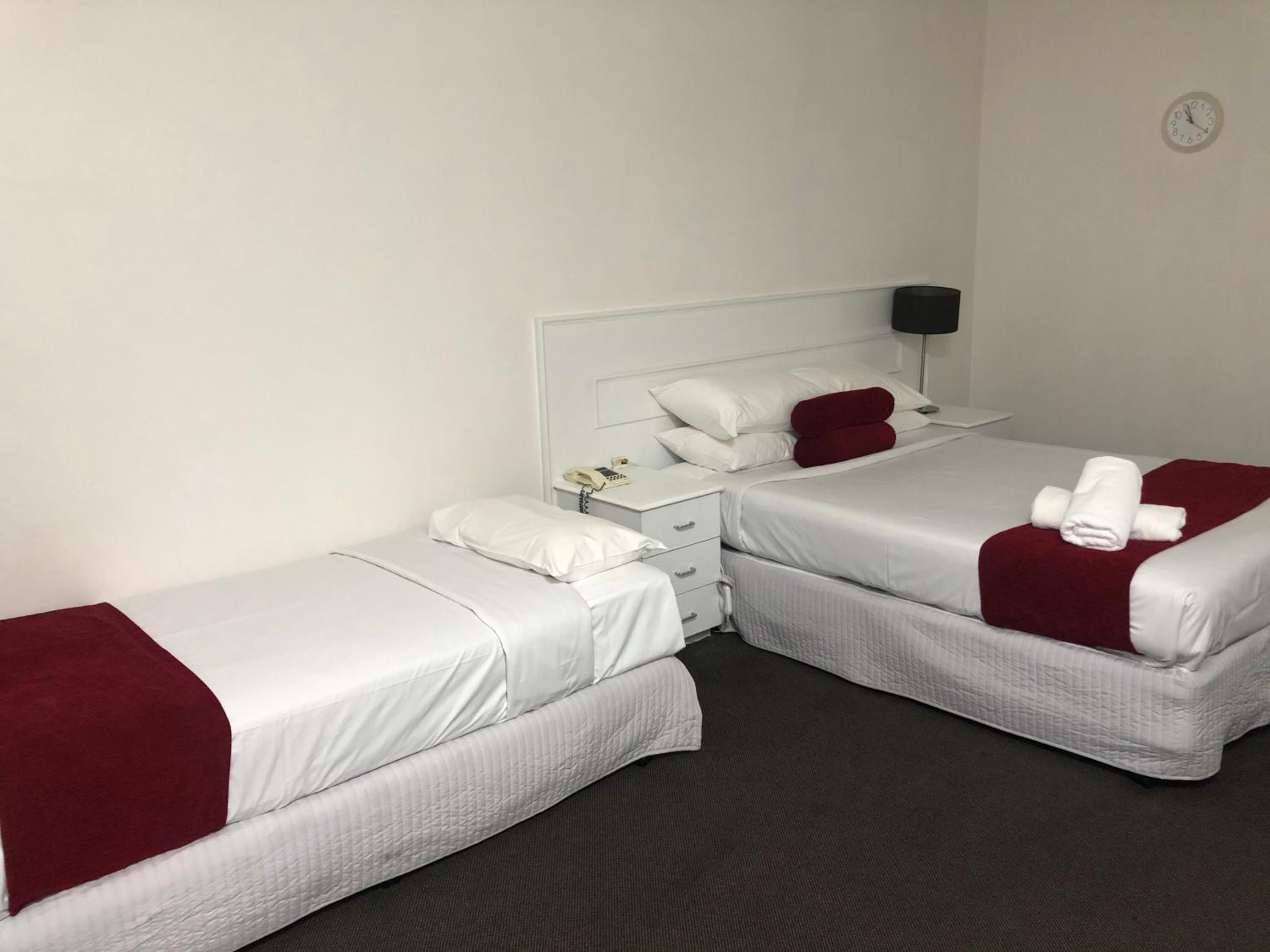 Parkside Inn Motel