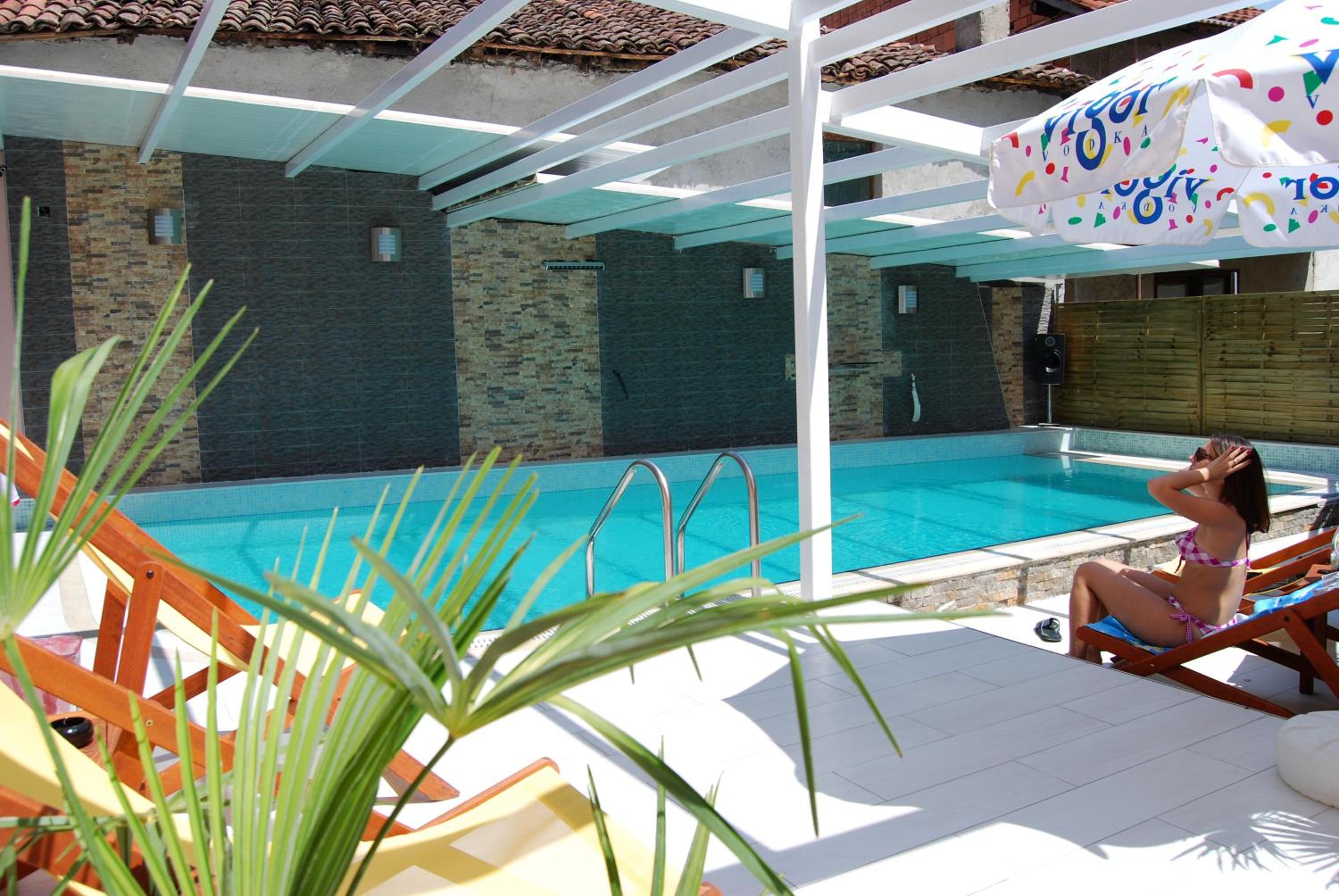 swimming pool