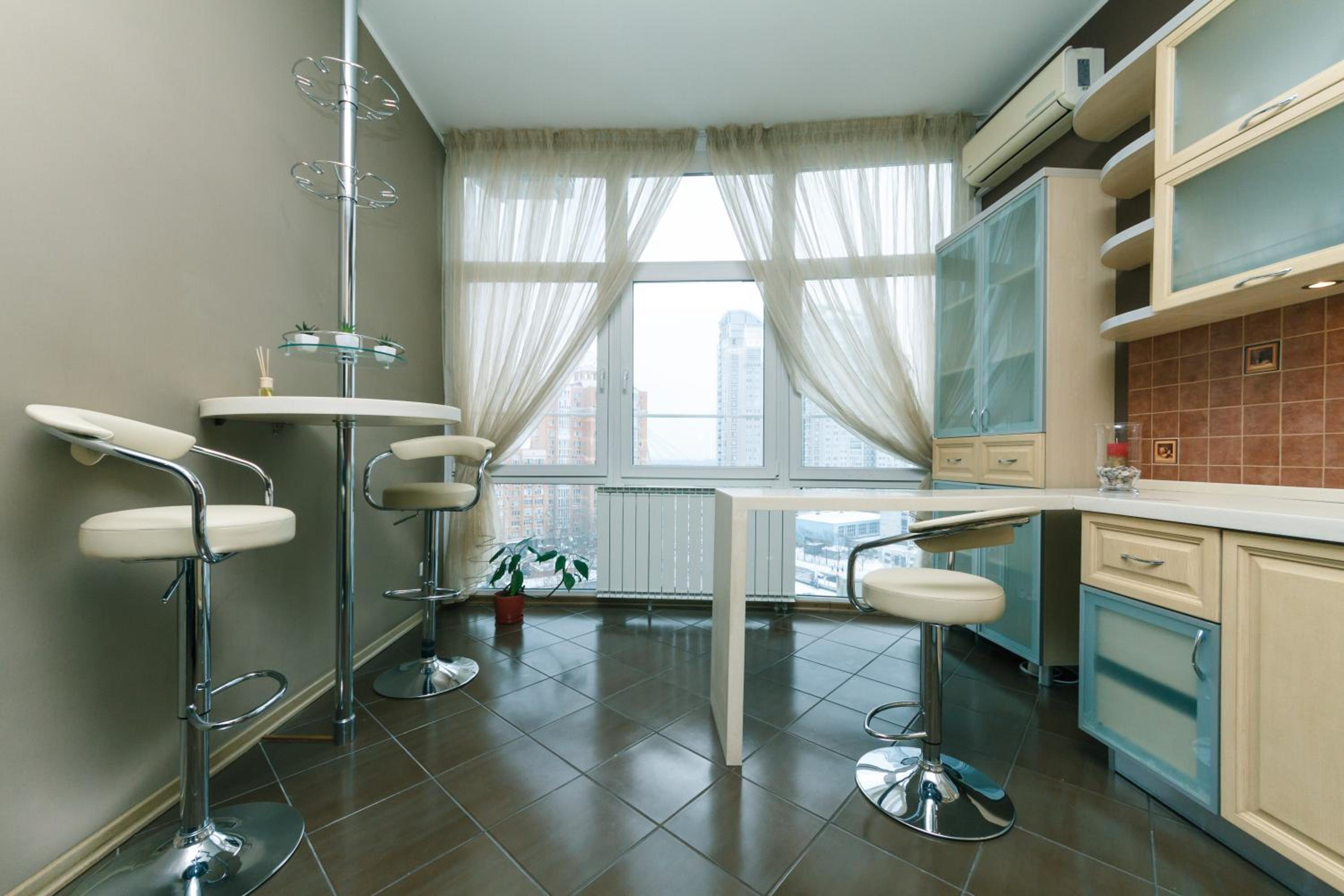 1 bedroom apartment at riverside. Obolonskaya embankment. view 4