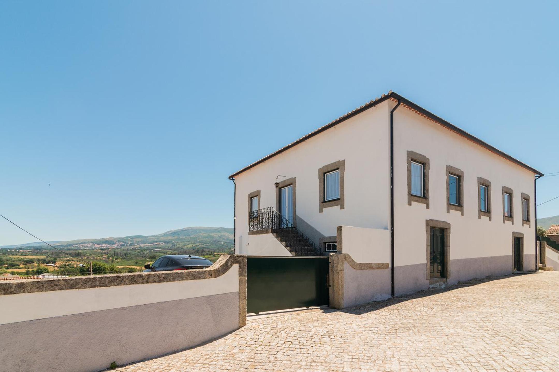 Casa de Lagarinhos JACUZZI SPA JOGOS GYM - SERRA DA ESTRELA - SEIA - GOUVEIA