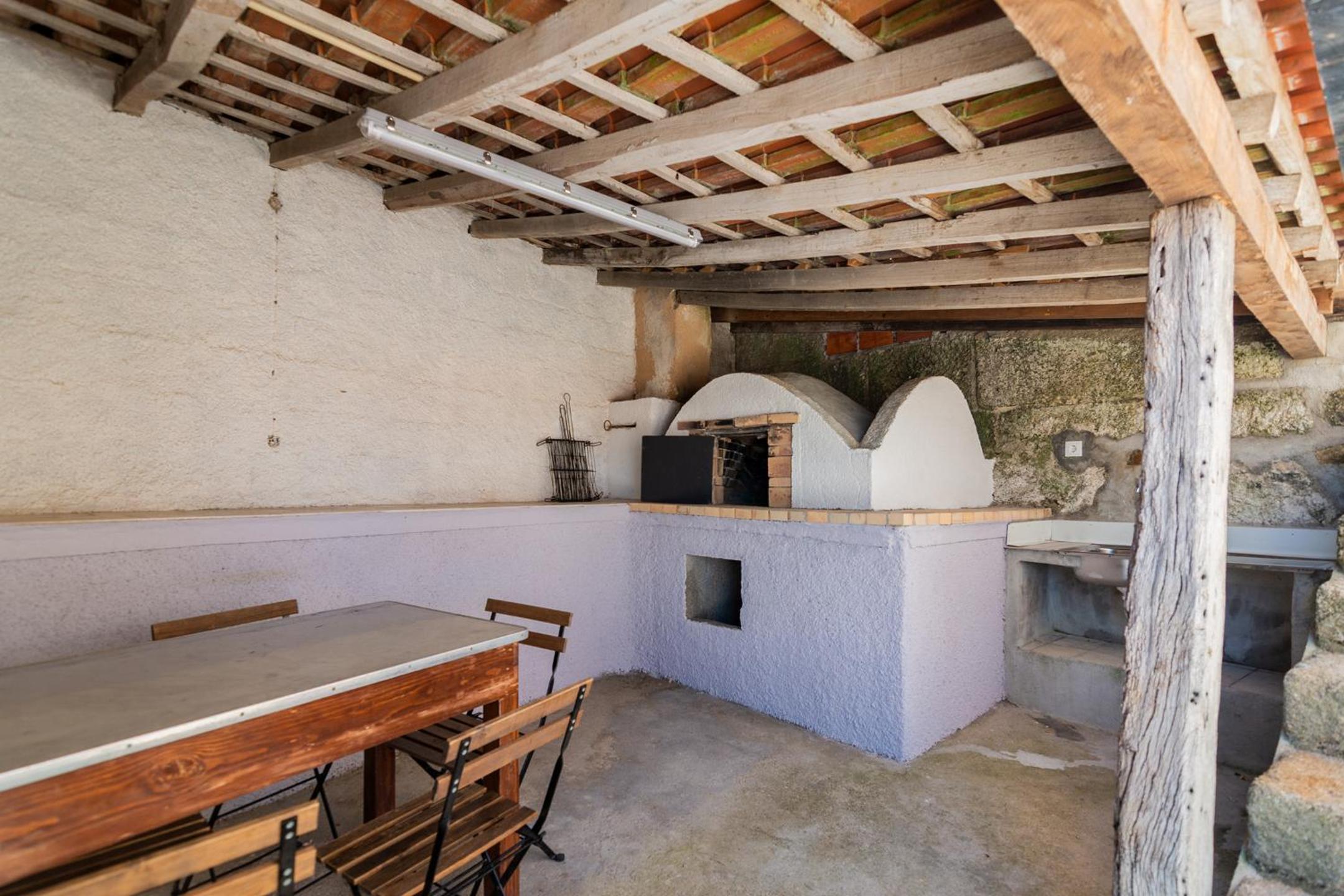 Casa de Lagarinhos JACUZZI SPA JOGOS GYM - SERRA DA ESTRELA - SEIA - GOUVEIA