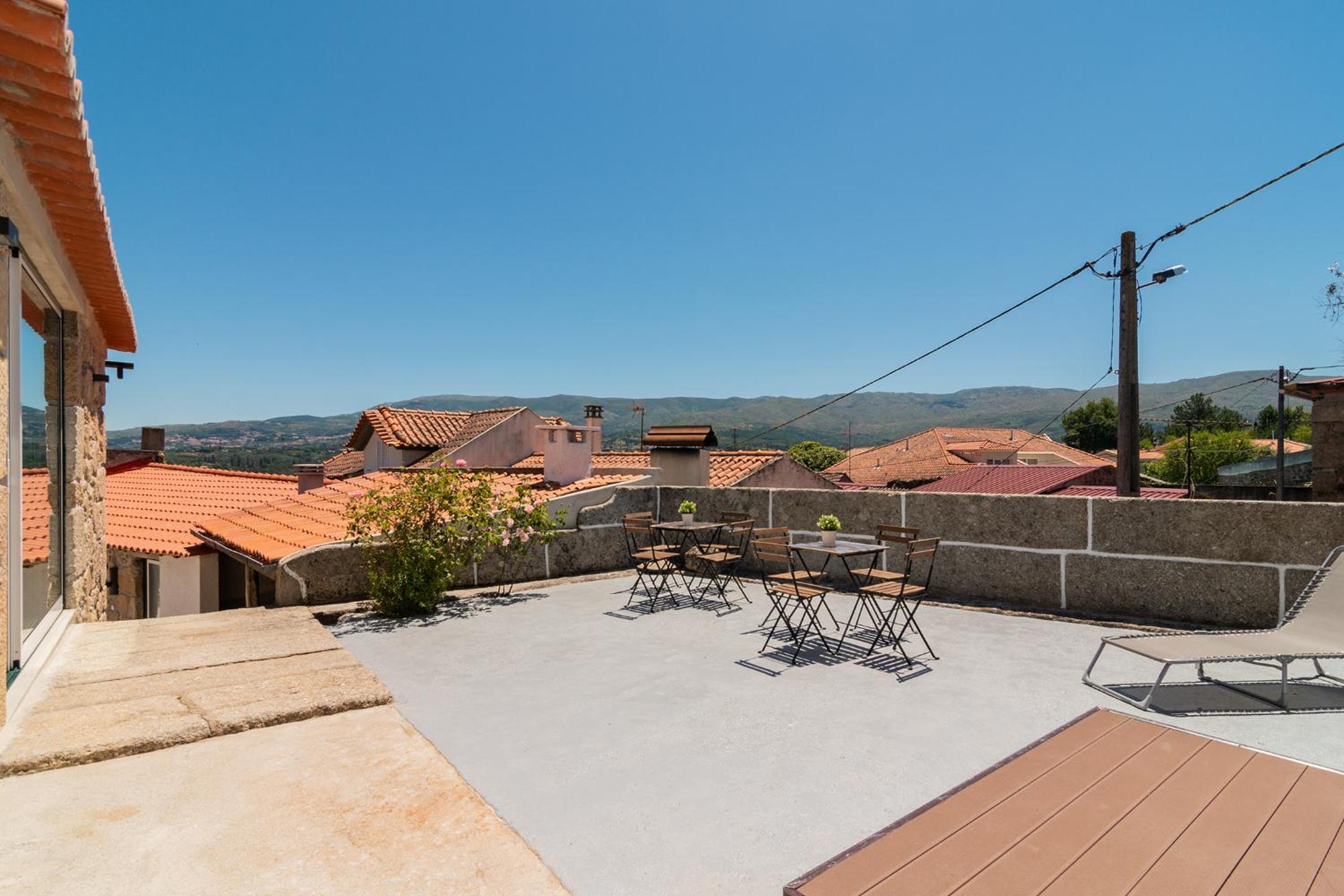 Casa de Lagarinhos JACUZZI SPA JOGOS GYM - SERRA DA ESTRELA - SEIA - GOUVEIA
