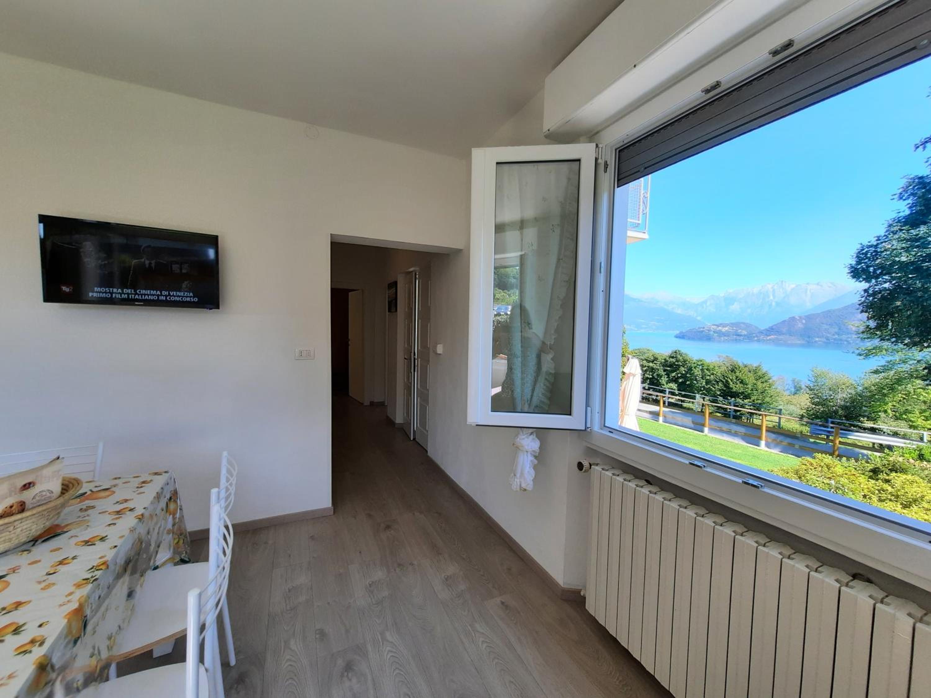 Casa Azalea, vista lago e giardino view 5