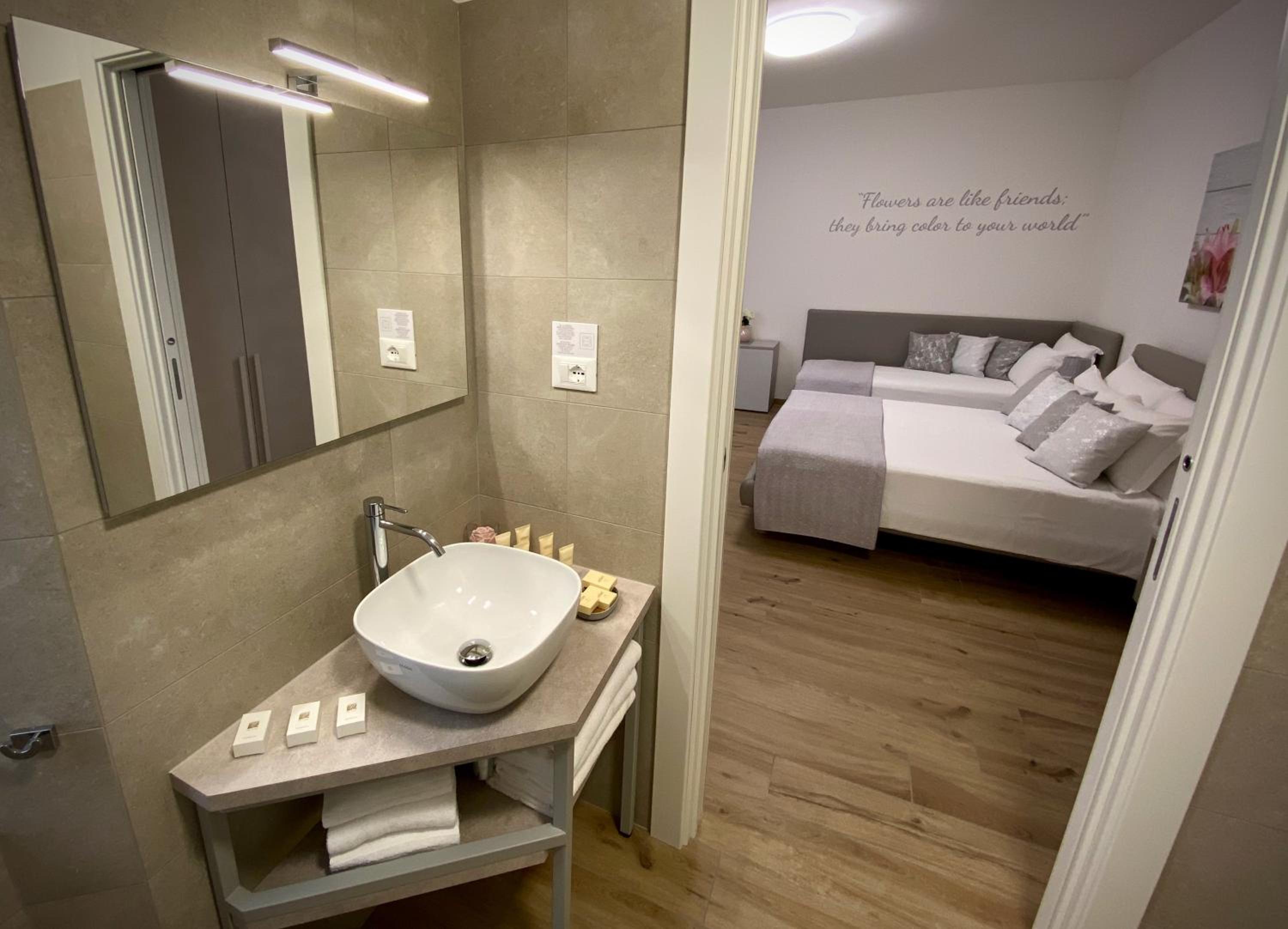 Five Flowers Guest House photo 5