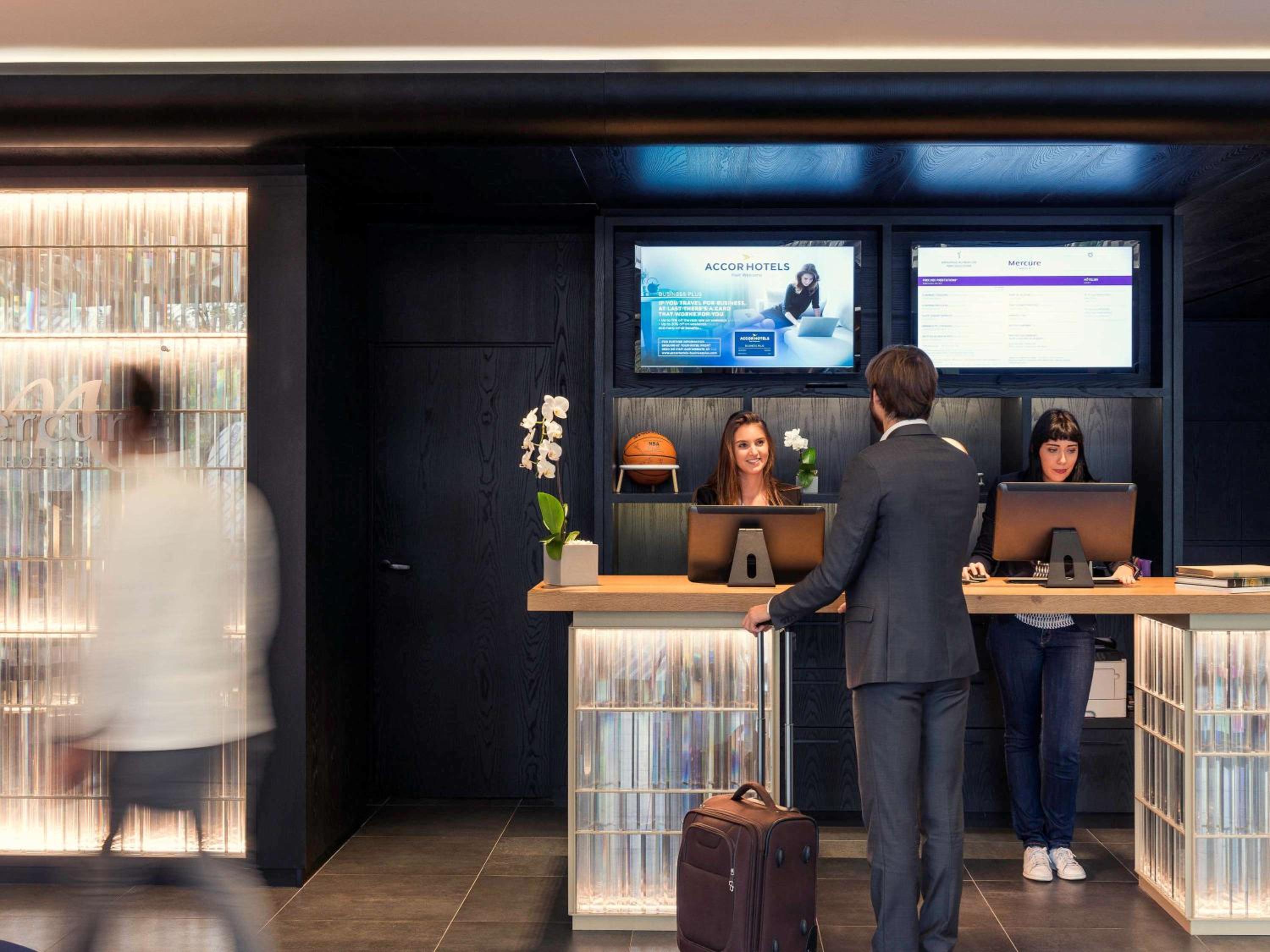 Boulogne-Billancourt Vacations - Mercure Paris Boulogne - Property Image 1
