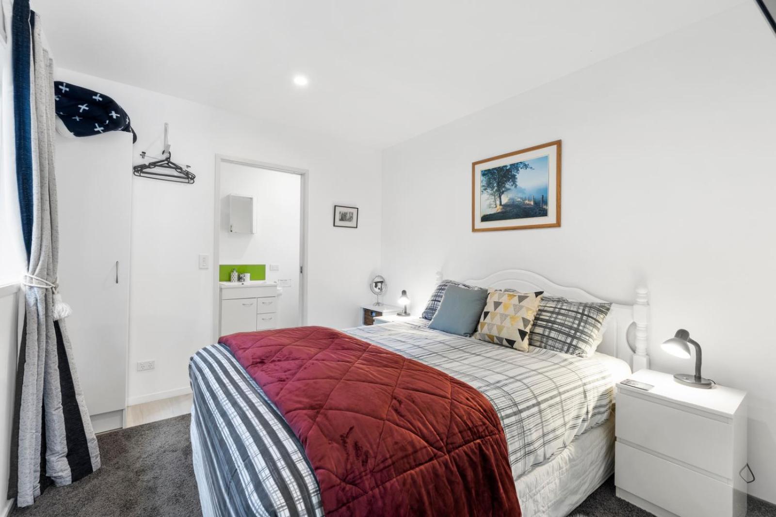Bellbird Cottage - Lake Taupo Bach view 4