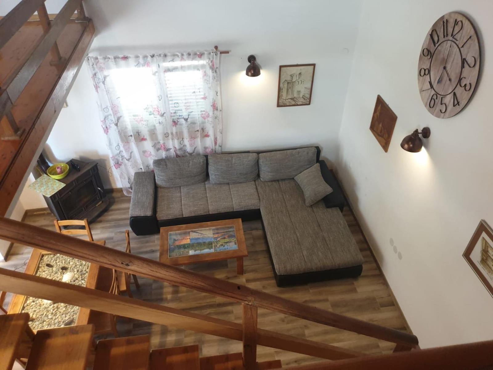 Photo 12