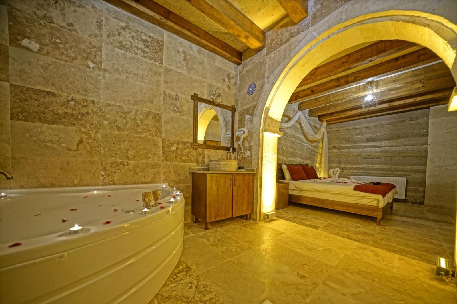 Balloon Cave Hotel - Image 89