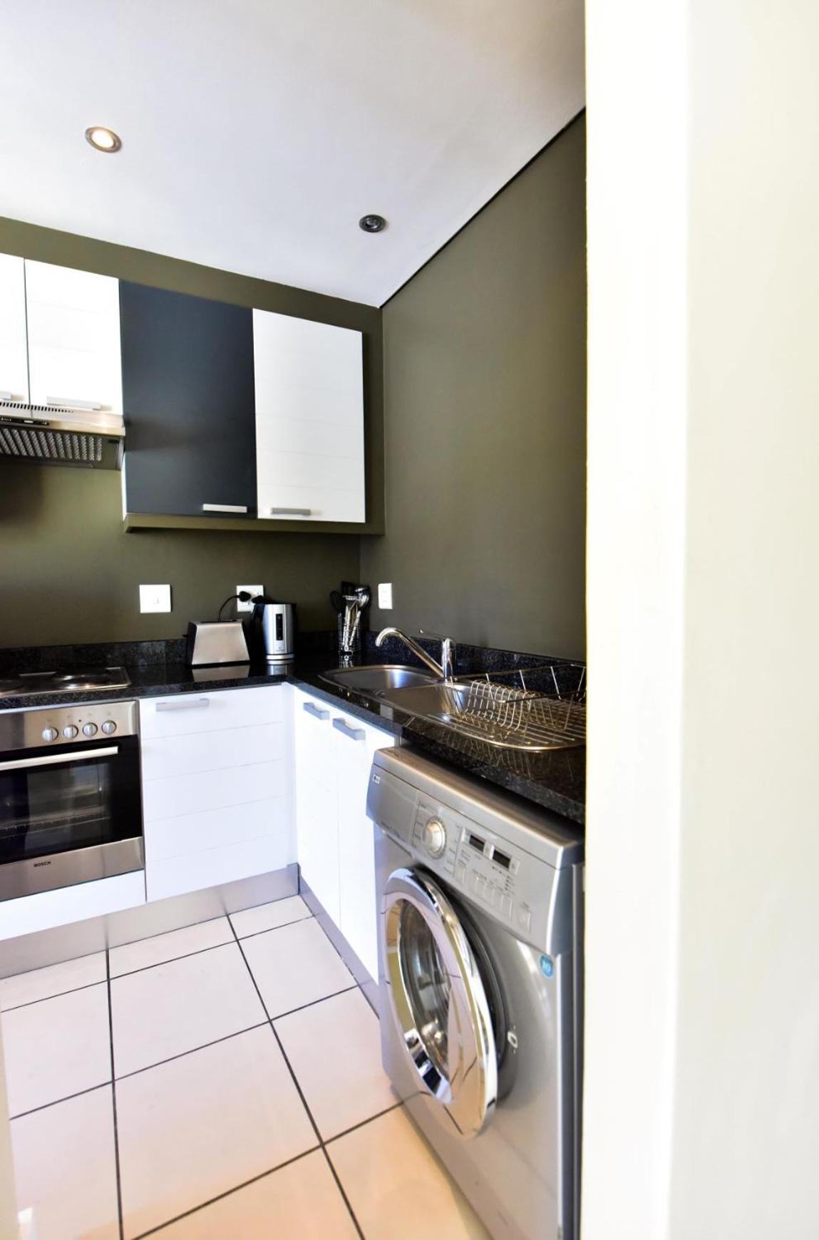 Cape Town Family Apartments on Long Street with Great views view 2