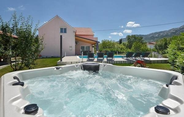 Villa Radosevic near Split, heated pool view 4